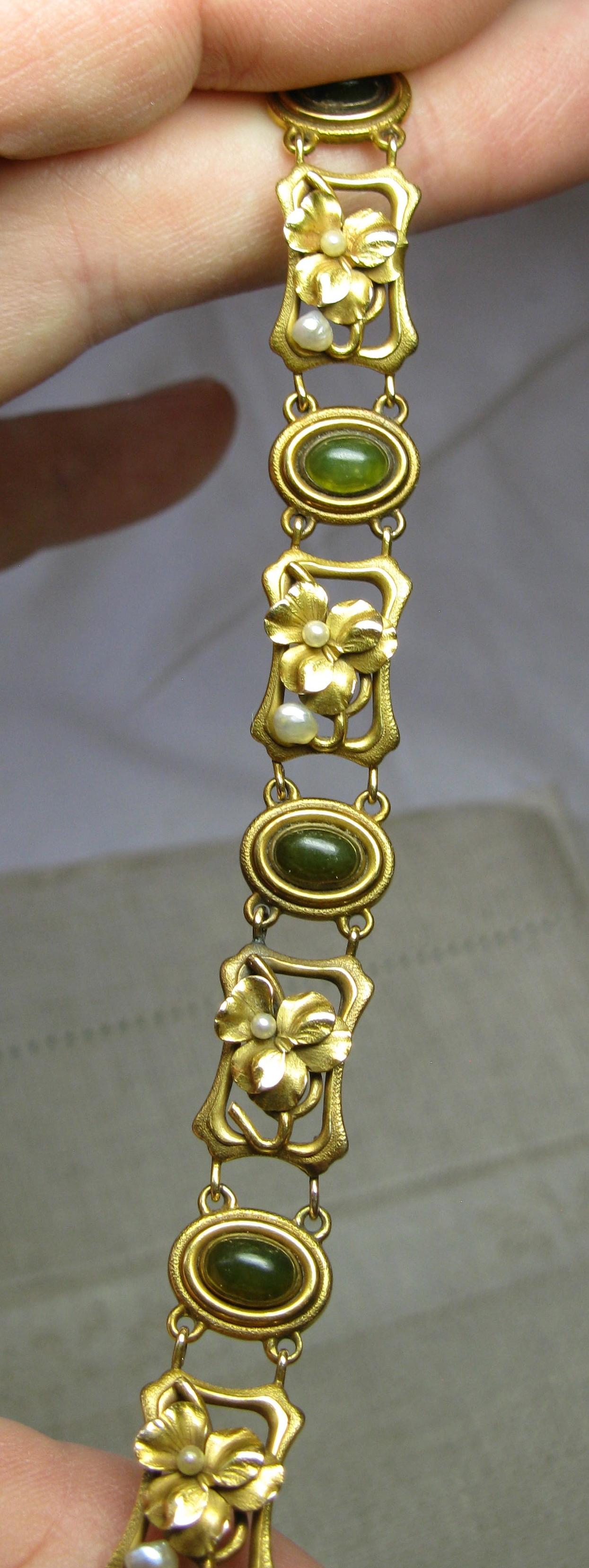 Jade Art Nouveau Pansy Flower Bracelet 14 Karat Gold Pearl Antique For Sale 5