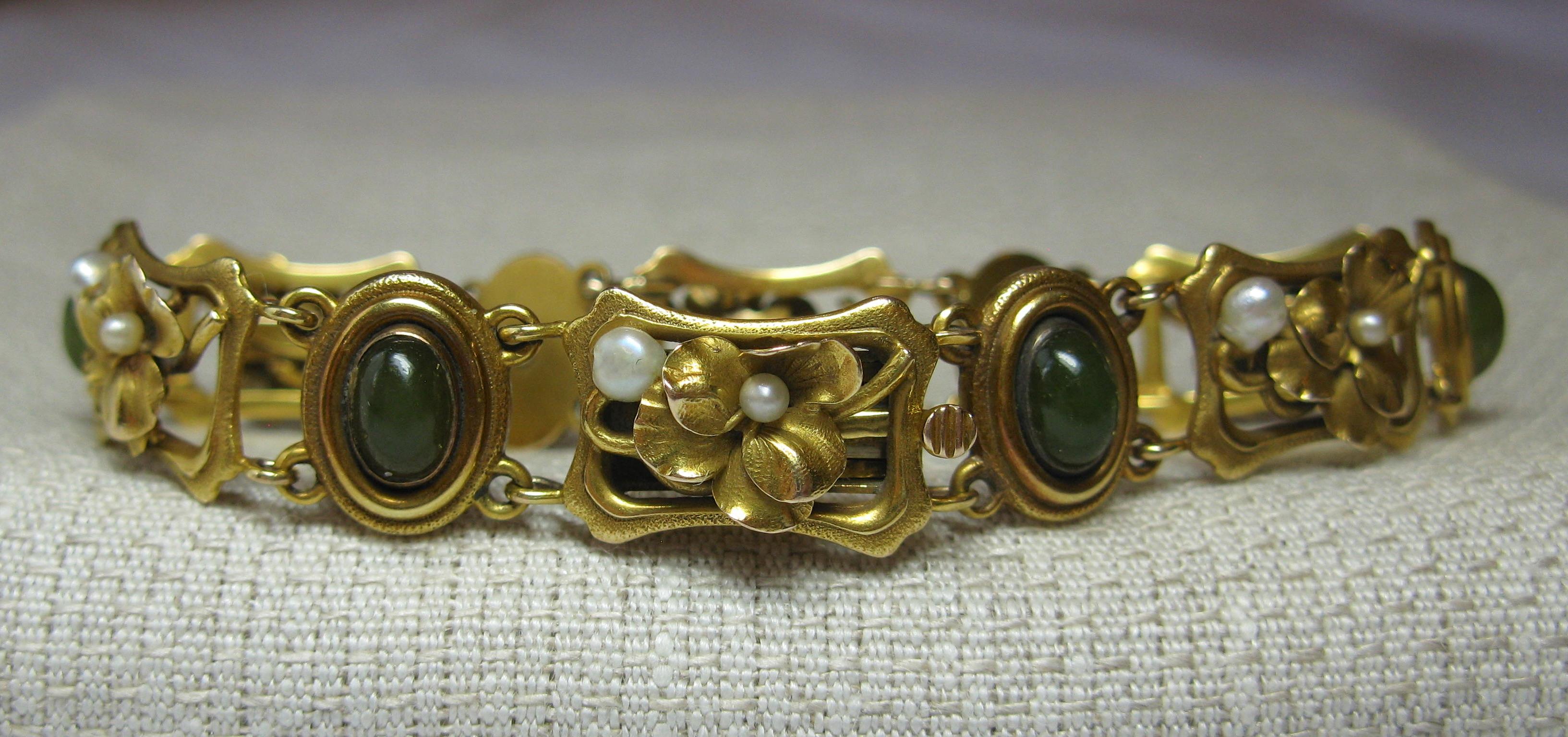 Jade Art Nouveau Pansy Flower Bracelet 14 Karat Gold Pearl Antique For Sale 10