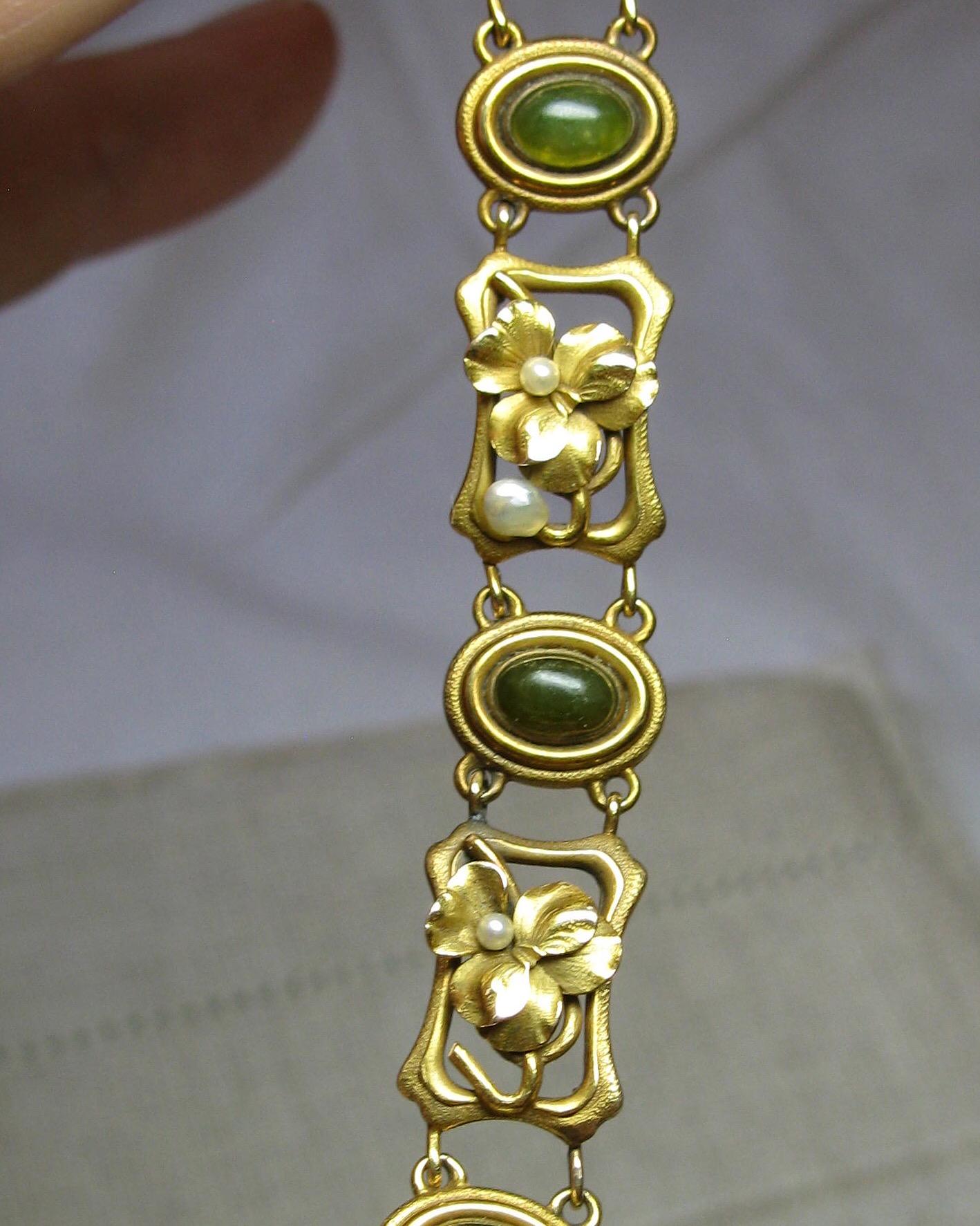 Jade Art Nouveau Pansy Flower Bracelet 14 Karat Gold Pearl Antique For Sale 1