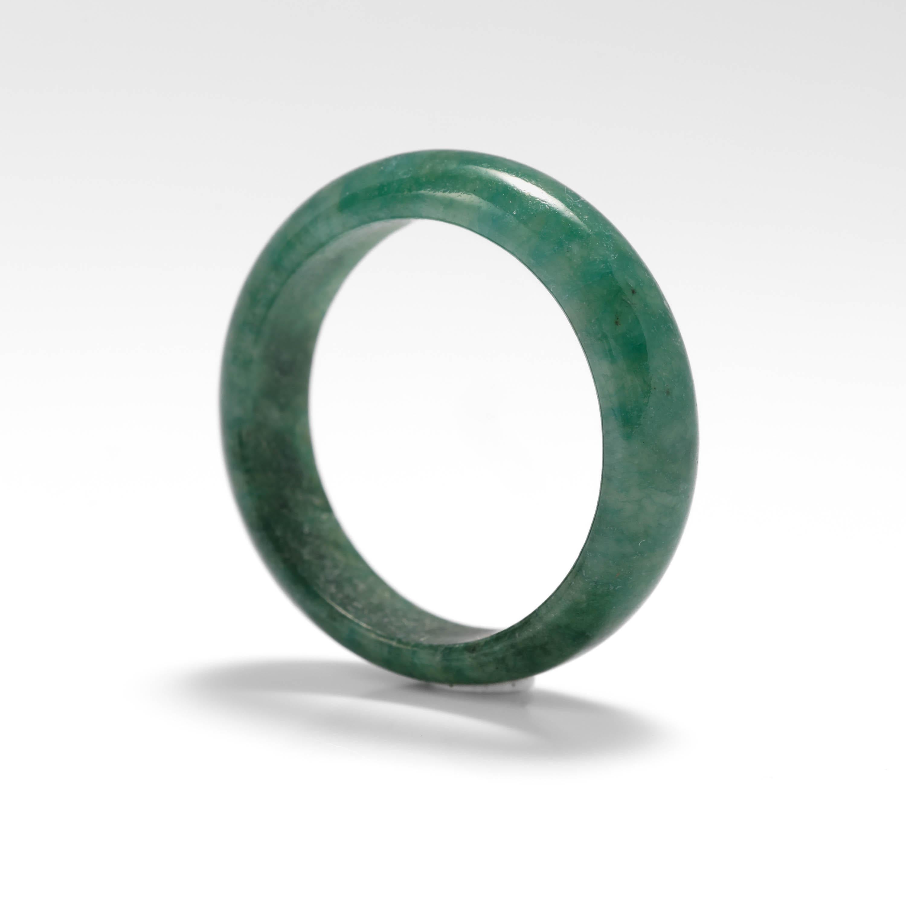 Jade Band Ring Hand Carved Certified Untreated Size 9 In Excellent Condition For Sale In Southbury, CT