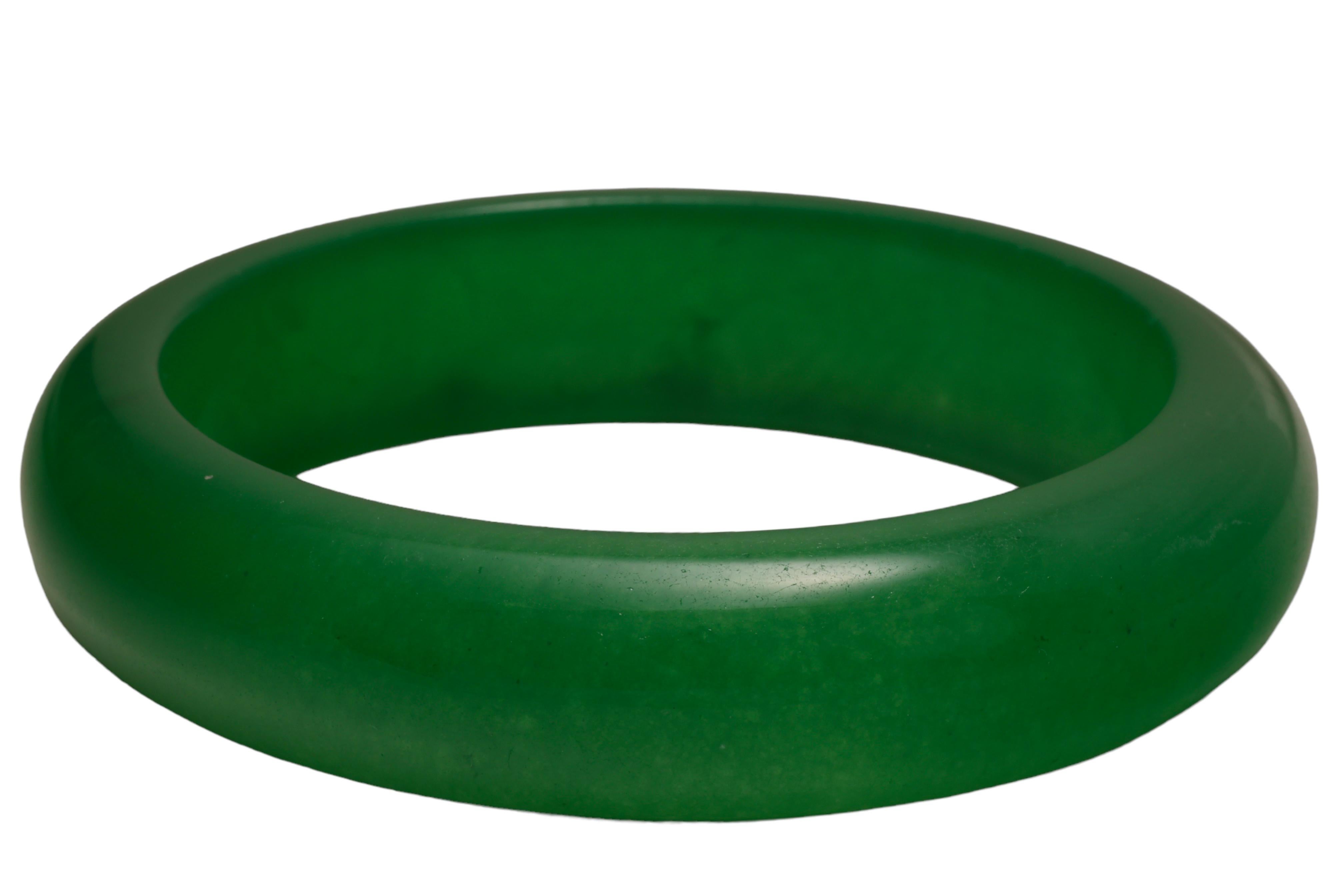Bangle di giada di grado A, colore verde intenso in vendita 6