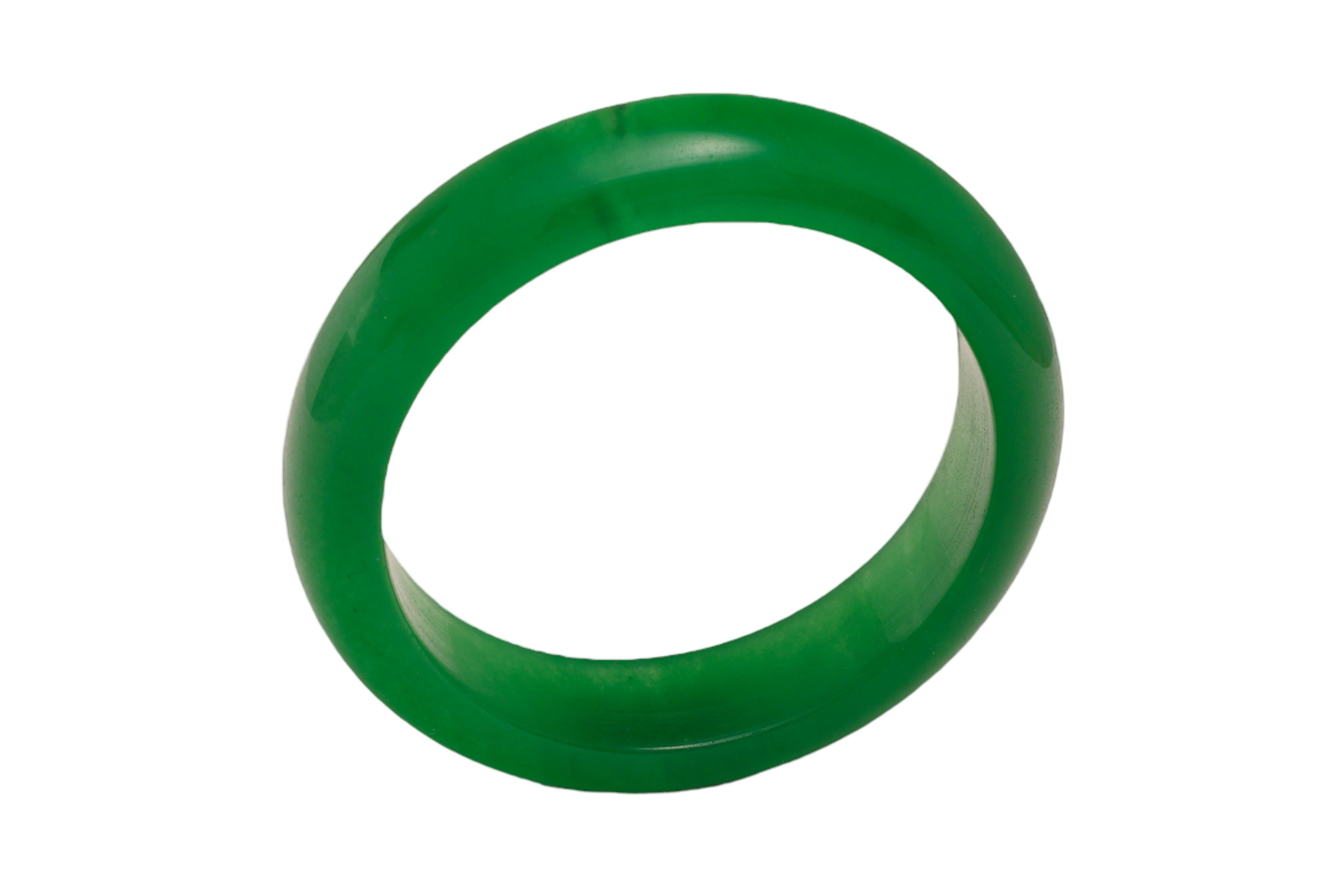 Bangle di giada di grado A, colore verde intenso in vendita 8