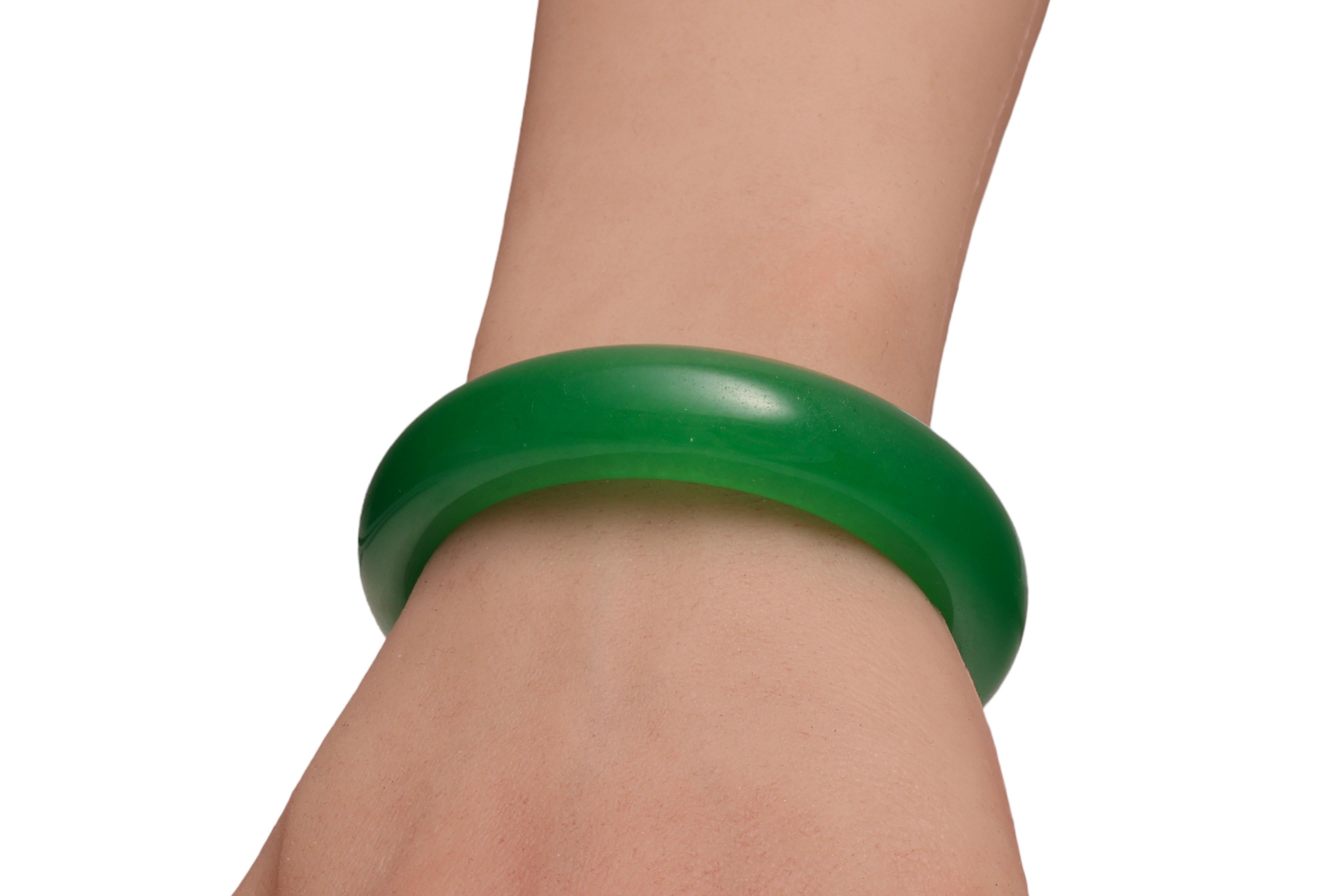 Bangle di giada di grado A, colore verde intenso in vendita 3