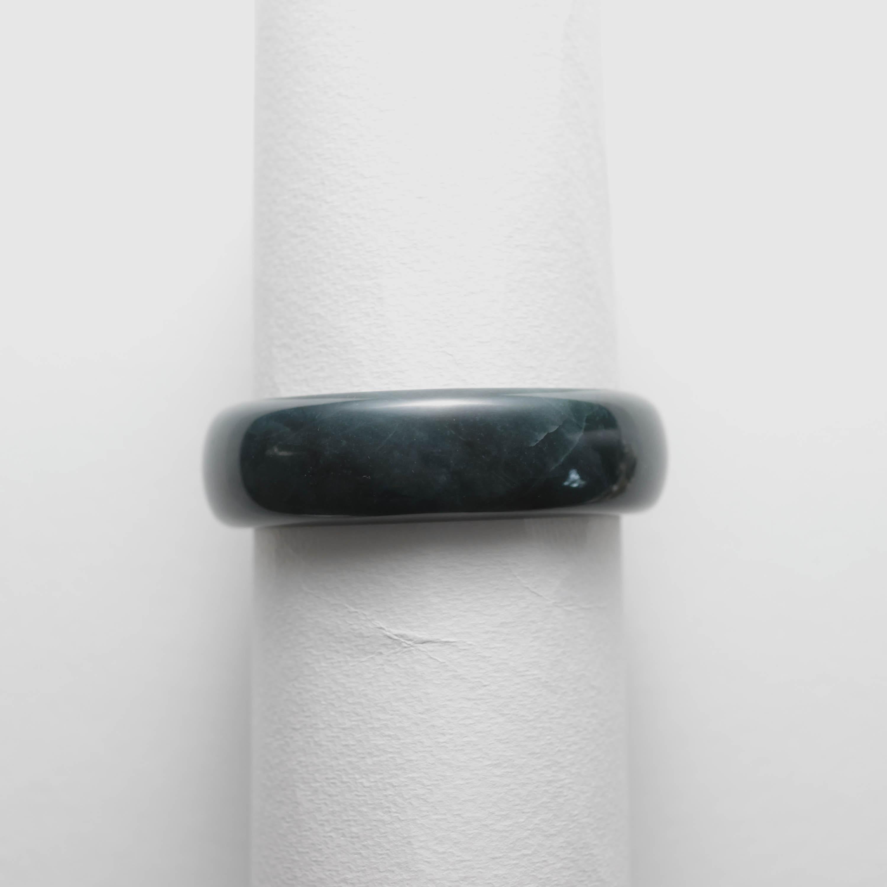 Jade Armreif zertifizierte unbehandelte blaue Olmec Jade aus Guatemala XL 70 mm Durchmesser im Zustand „Neu“ im Angebot in Southbury, CT