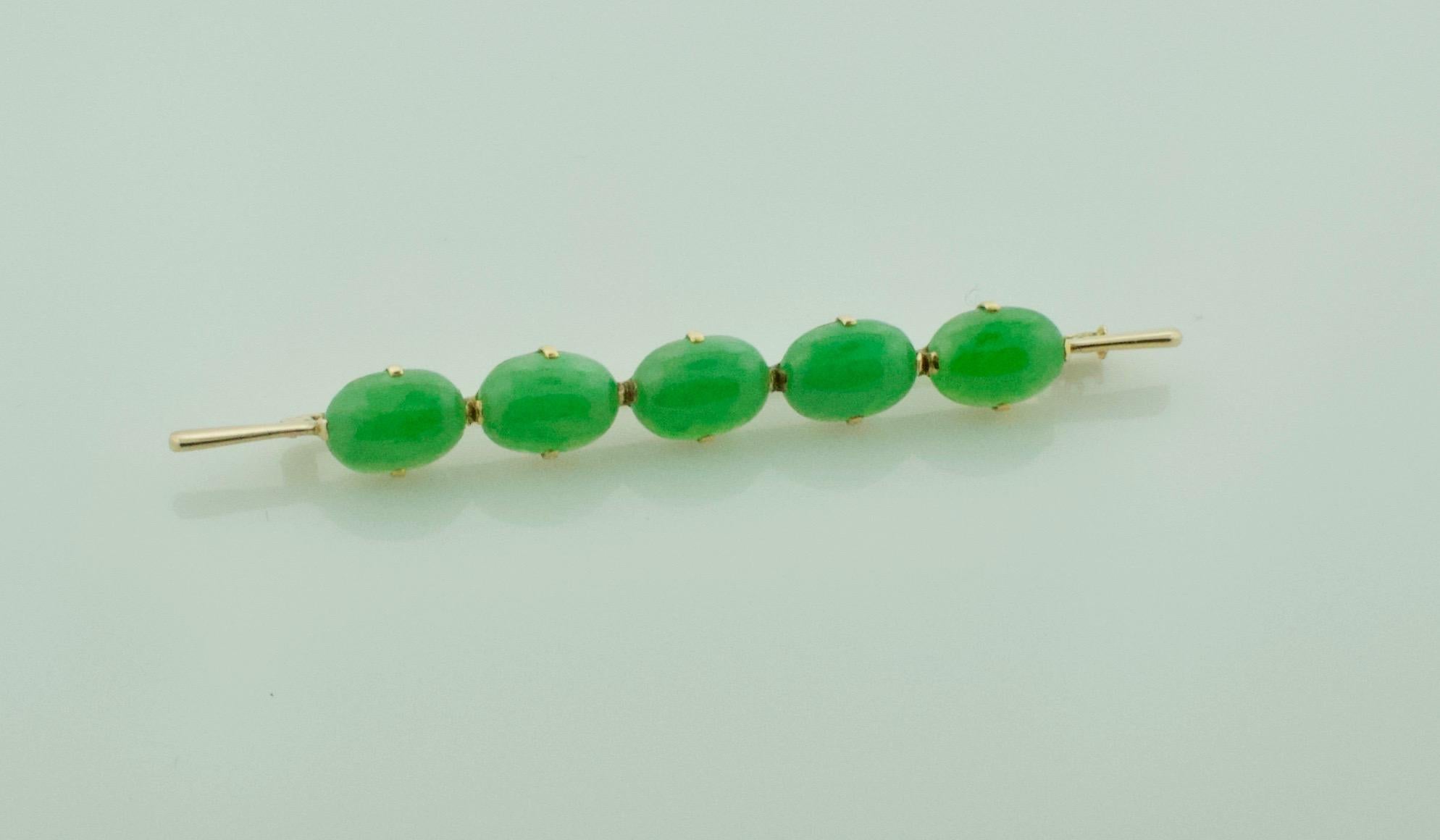 Jade Bar Brooch circa 1950s in Yellow Gold 1