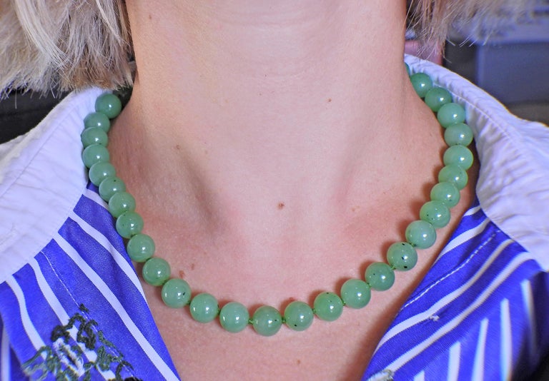 Jade Bead Gold Necklace For Sale at 1stDibs