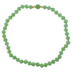Collar de oro con cuentas de jade