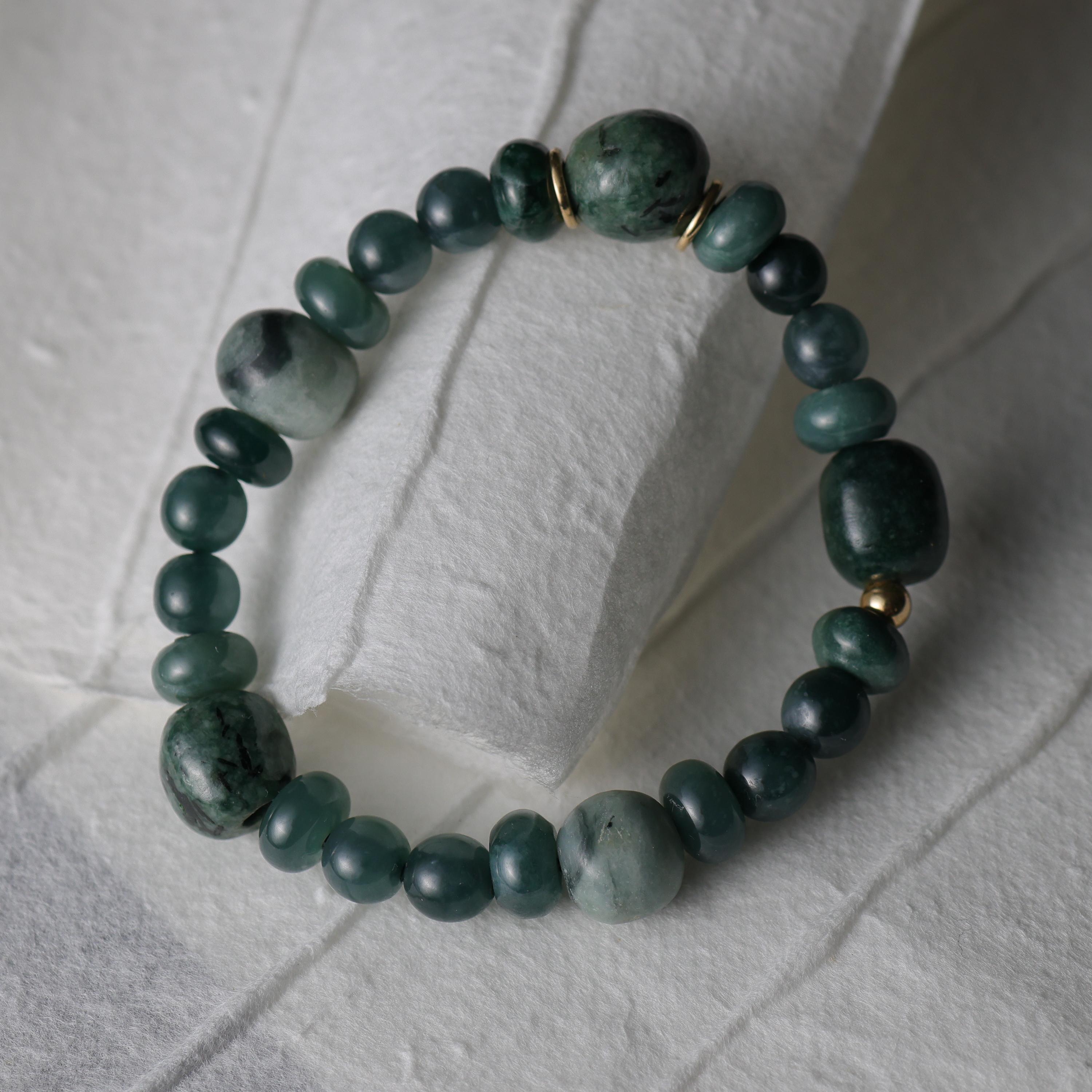 Jade Bracelet Guatemalan Jadeite Jade, 18K, Beaded Stretch, 7 3/4