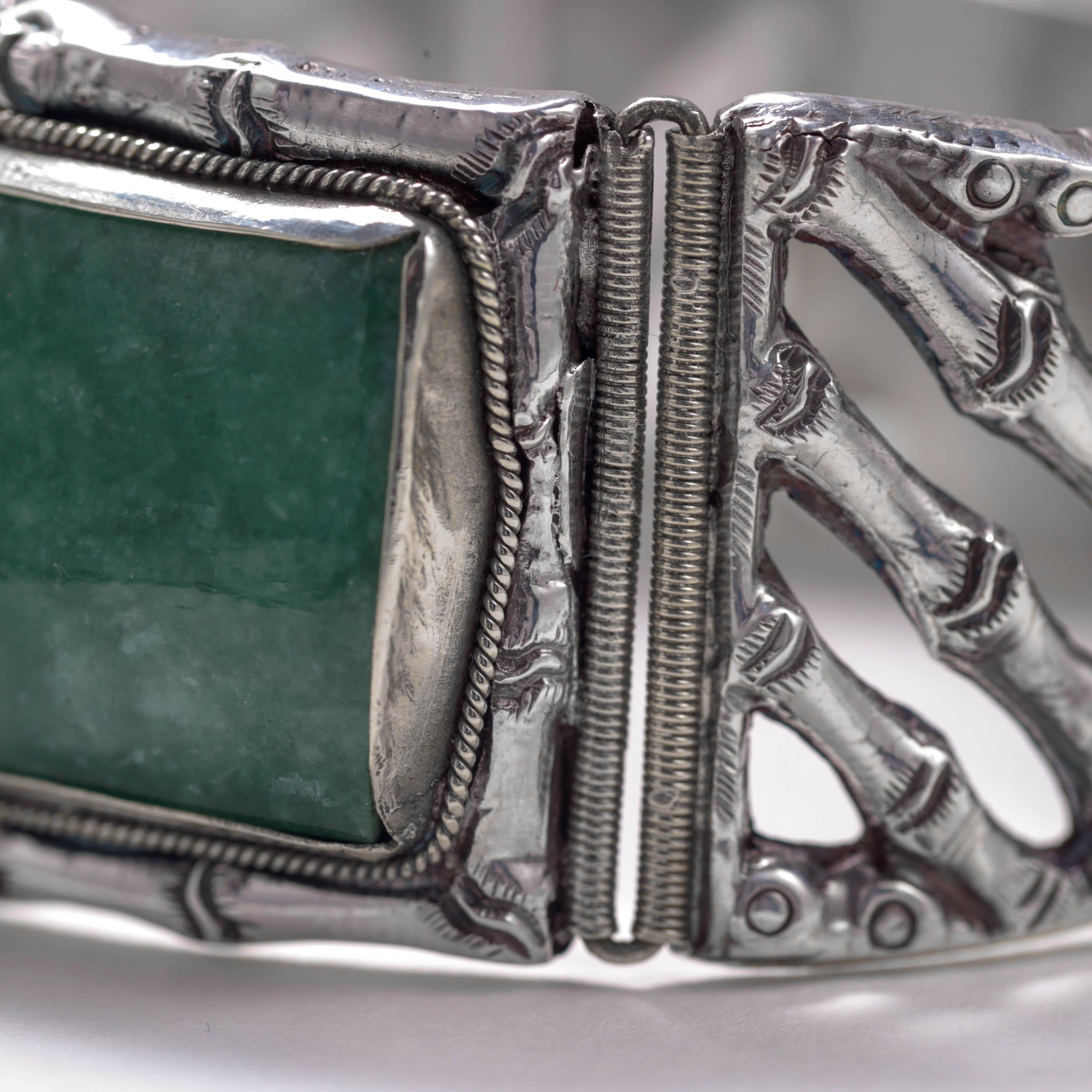 Bracelet unisexe en jade birman non traité et certifié du milieu du siècle dernier, fabriqué à la main Excellent état - En vente à Southbury, CT