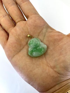 Jade-Buddha-Anhänger aus 18 Karat Gelbgold