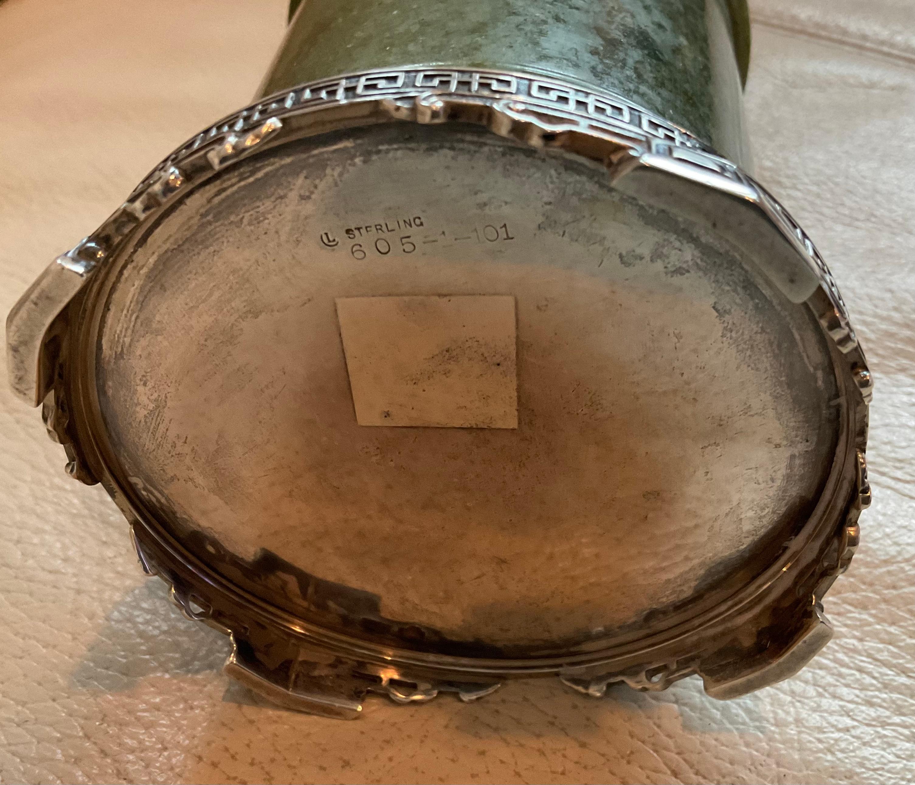 Caja de cigarrillos de jade, cornalina y plata con tapa de gallo decorativa circa 1920 Art Decó en venta