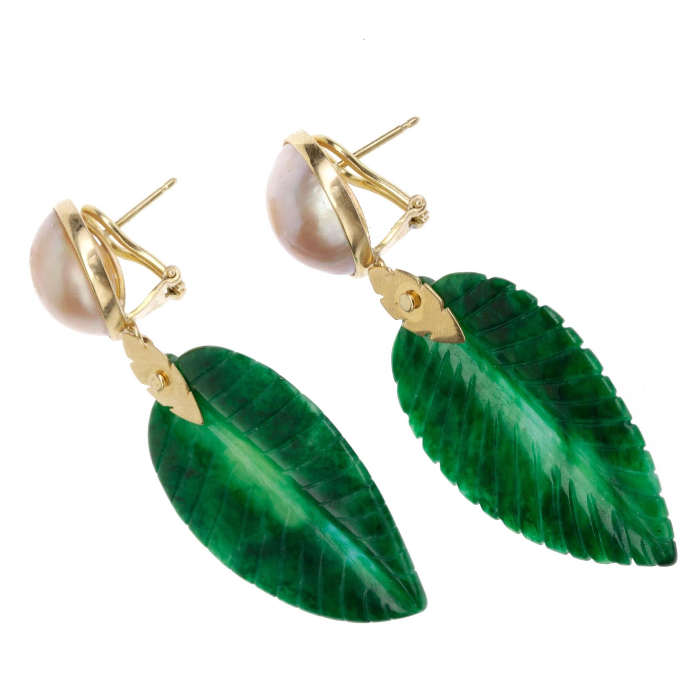 Artisan Jade Carved Leaf Gold Mabè Pearl 18 Karat Gold Earring For Sale
