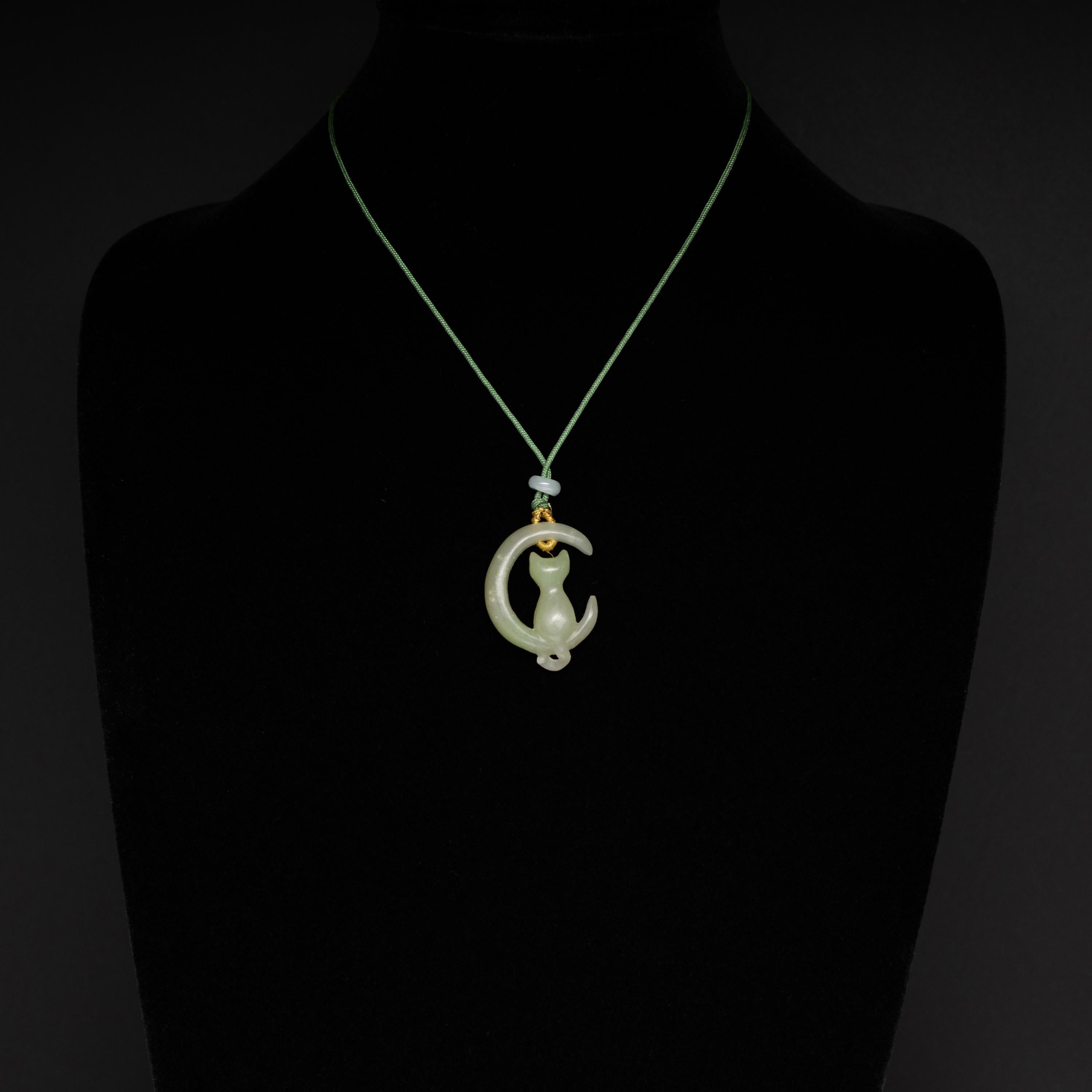 jade cat pendant