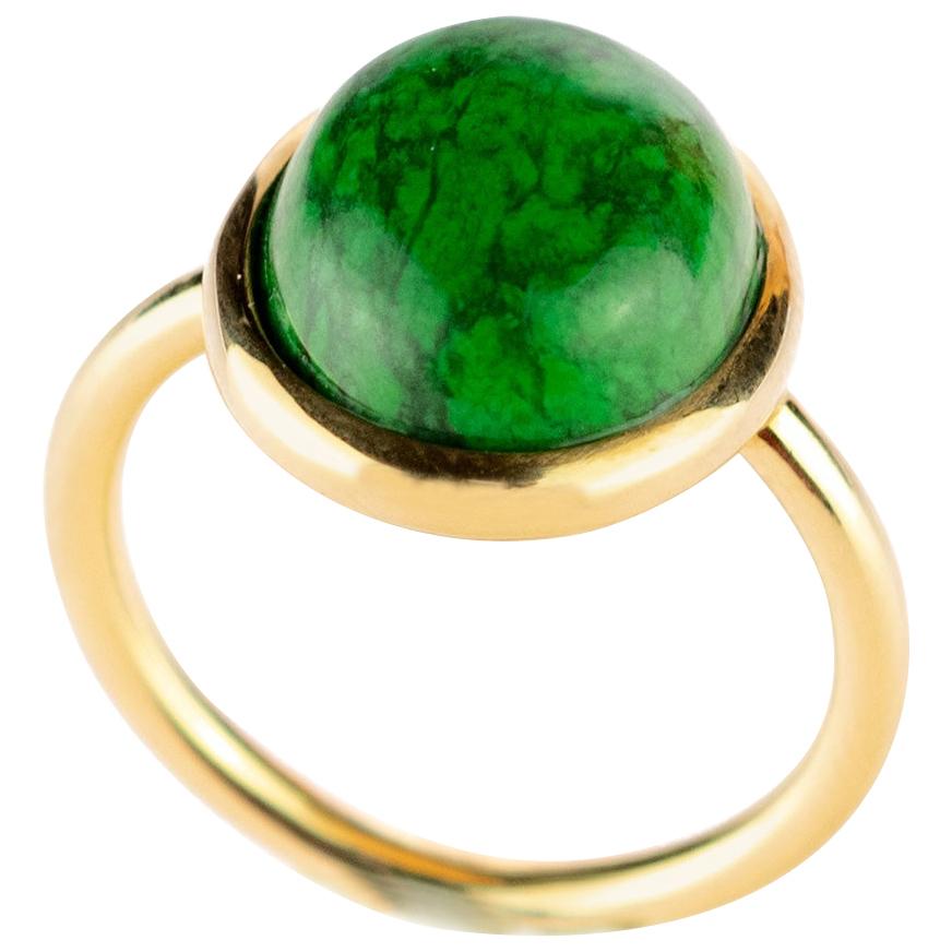 Bague cocktail en or 18 carats avec cabochon central rond en jade naturel de style Boho à gradins