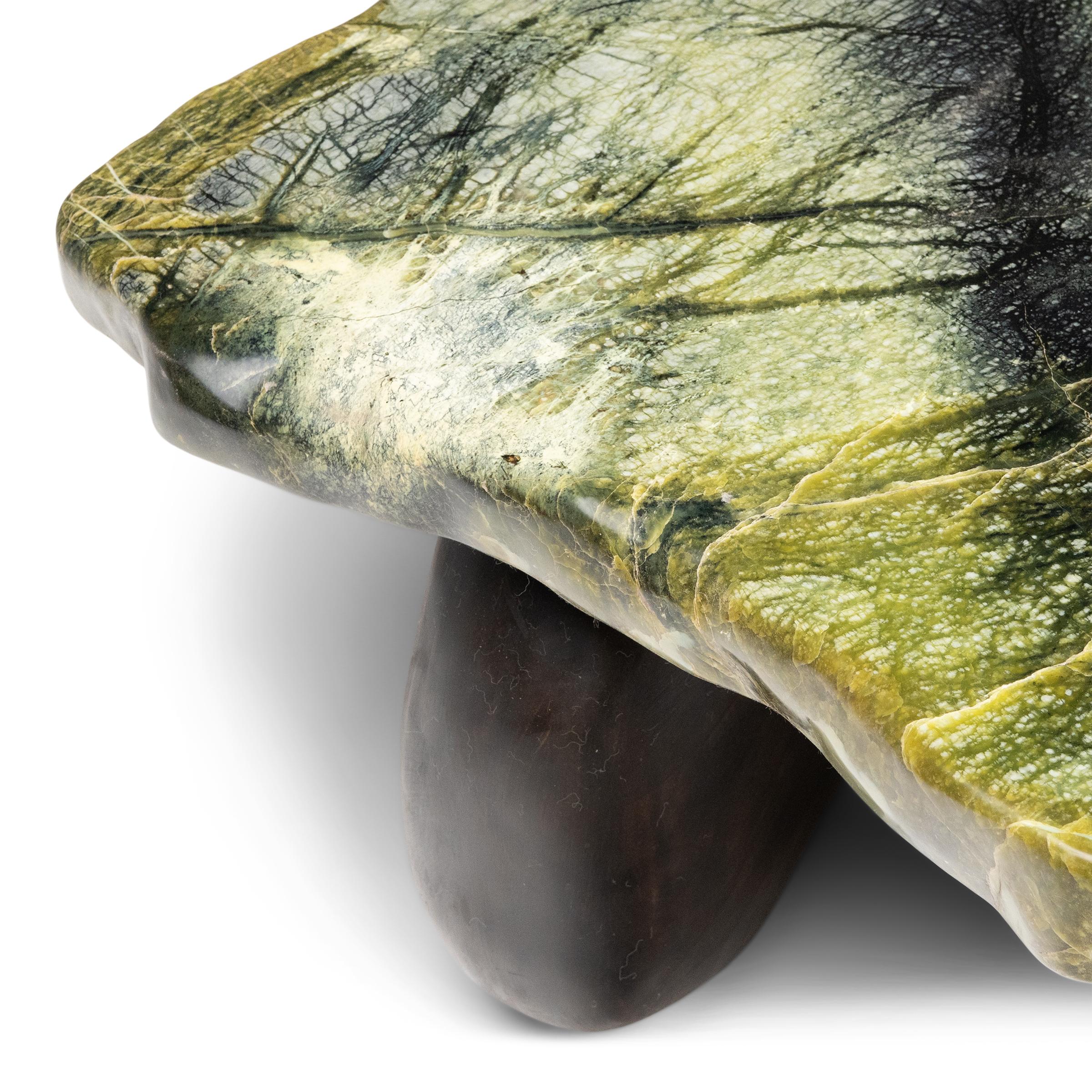 Sculpté Table de méditation nuage de jade en vente