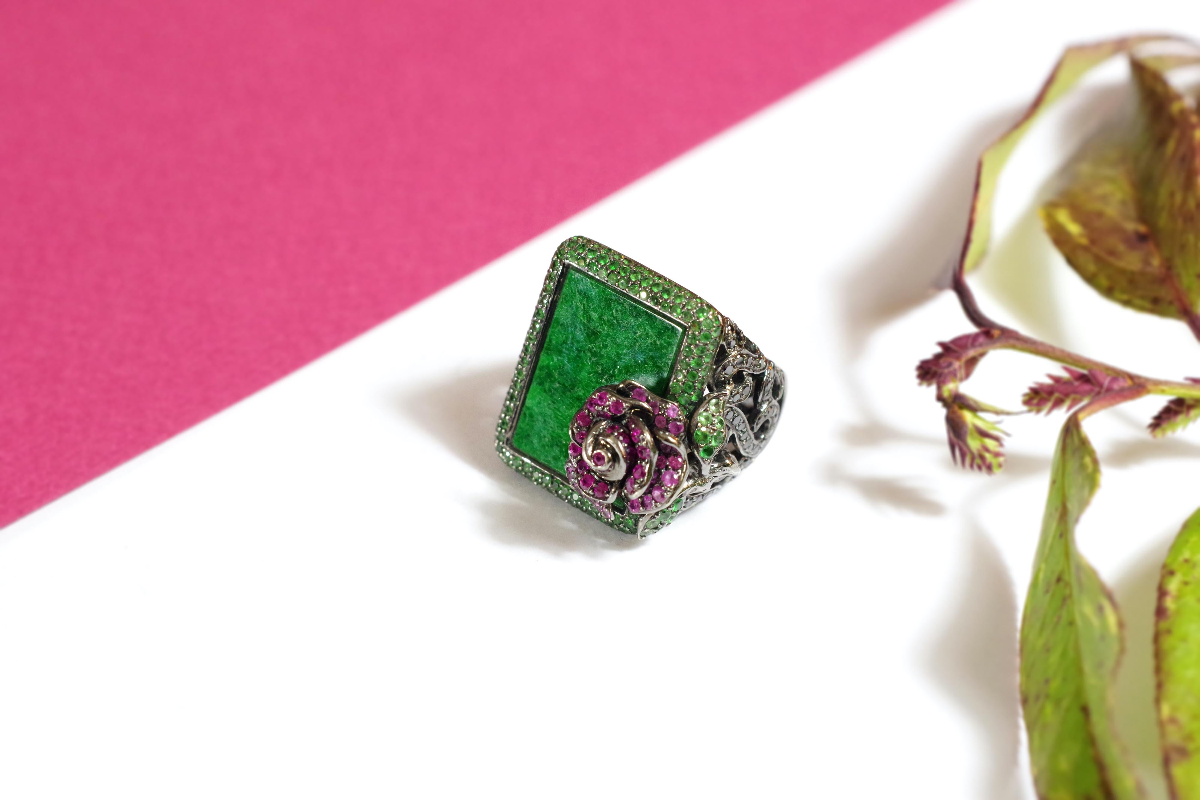 Round Cut Jade Cocktail Ring Attributed to Wendy Yue in Blackened 18 Karat Gold, Tsavorite For Sale