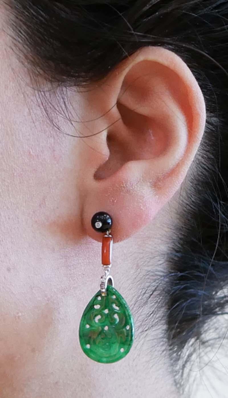 Jade, Coral, Onyx, Diamonds, Platinum Earrings. In Good Condition For Sale In Marcianise, Marcianise (CE)