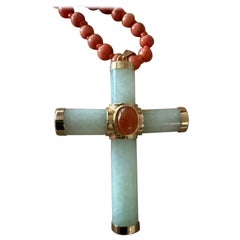 Croix de Jade avec  Perles de corail et or
