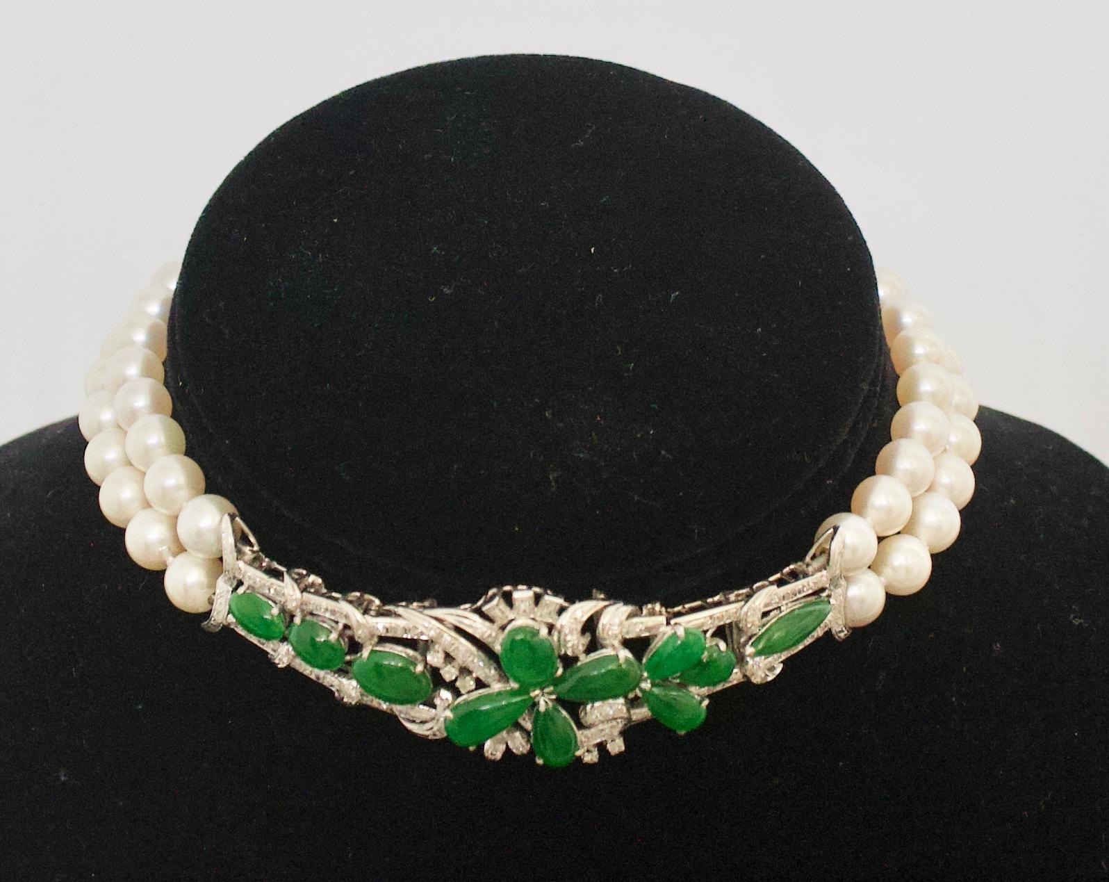 Jade Diamond and Pearl Strand Necklace Circa 1950's In Excellent Condition For Sale In Wailea, HI