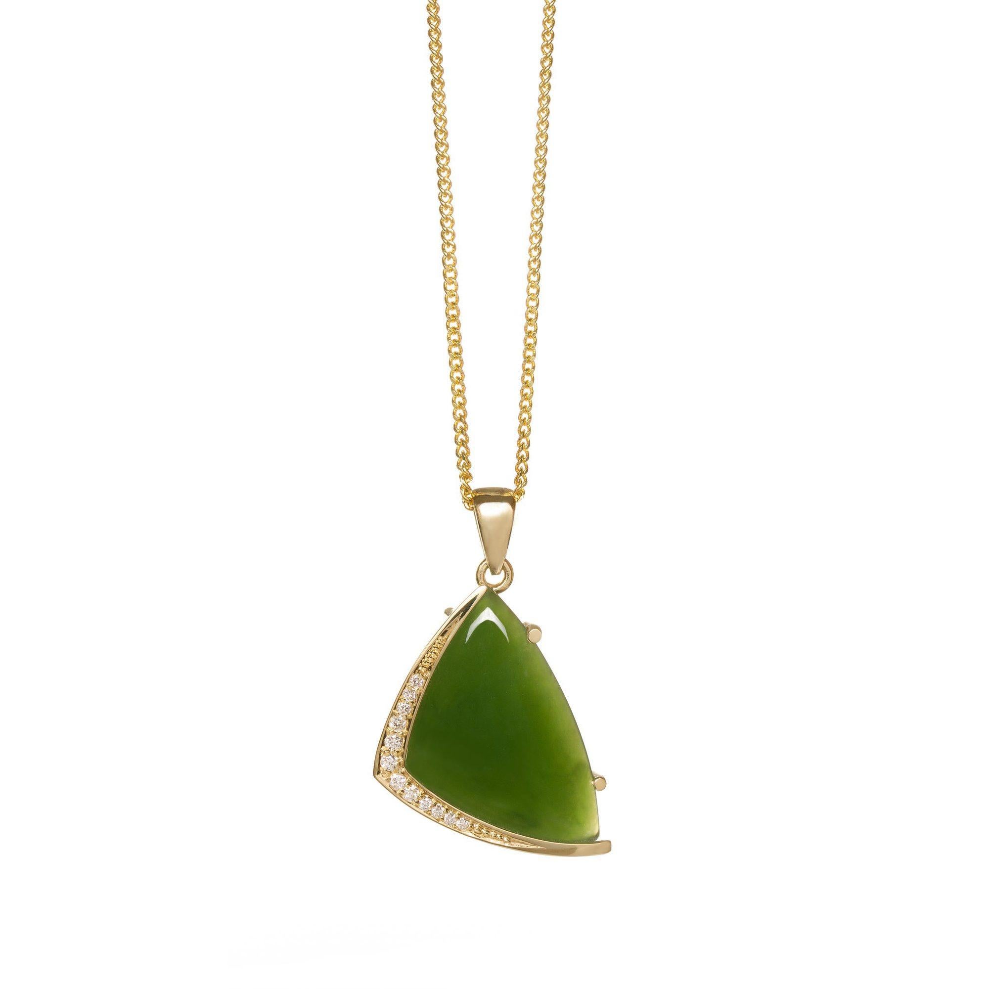 Contemporary Jade Diamond Necklace 18 Karat Yellow Gold 'New Zealand Jade' For Sale