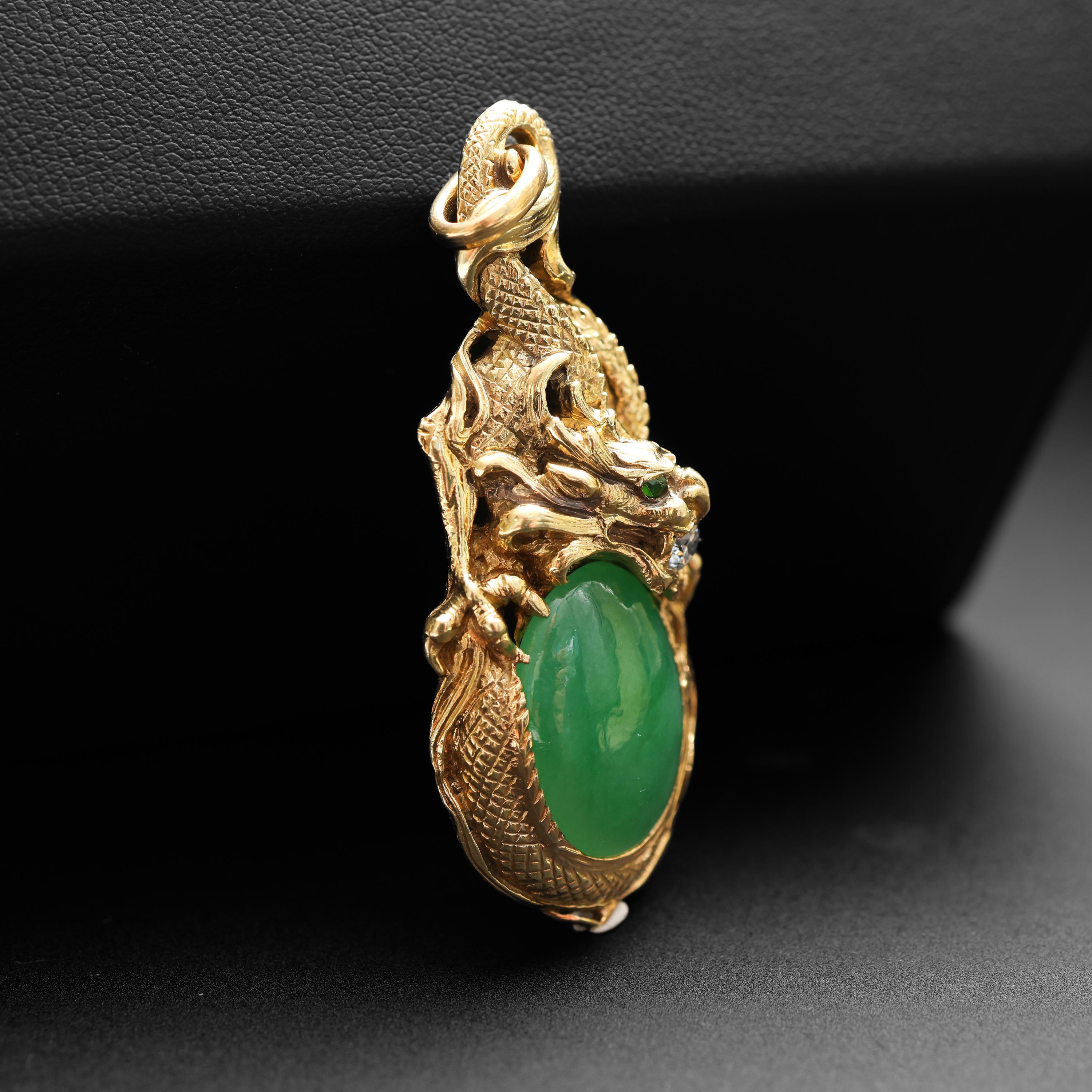 Jade & Diamant-Anhänger mit Drachenmotiv, zertifiziert und unbehandelt im Zustand „Hervorragend“ in Southbury, CT