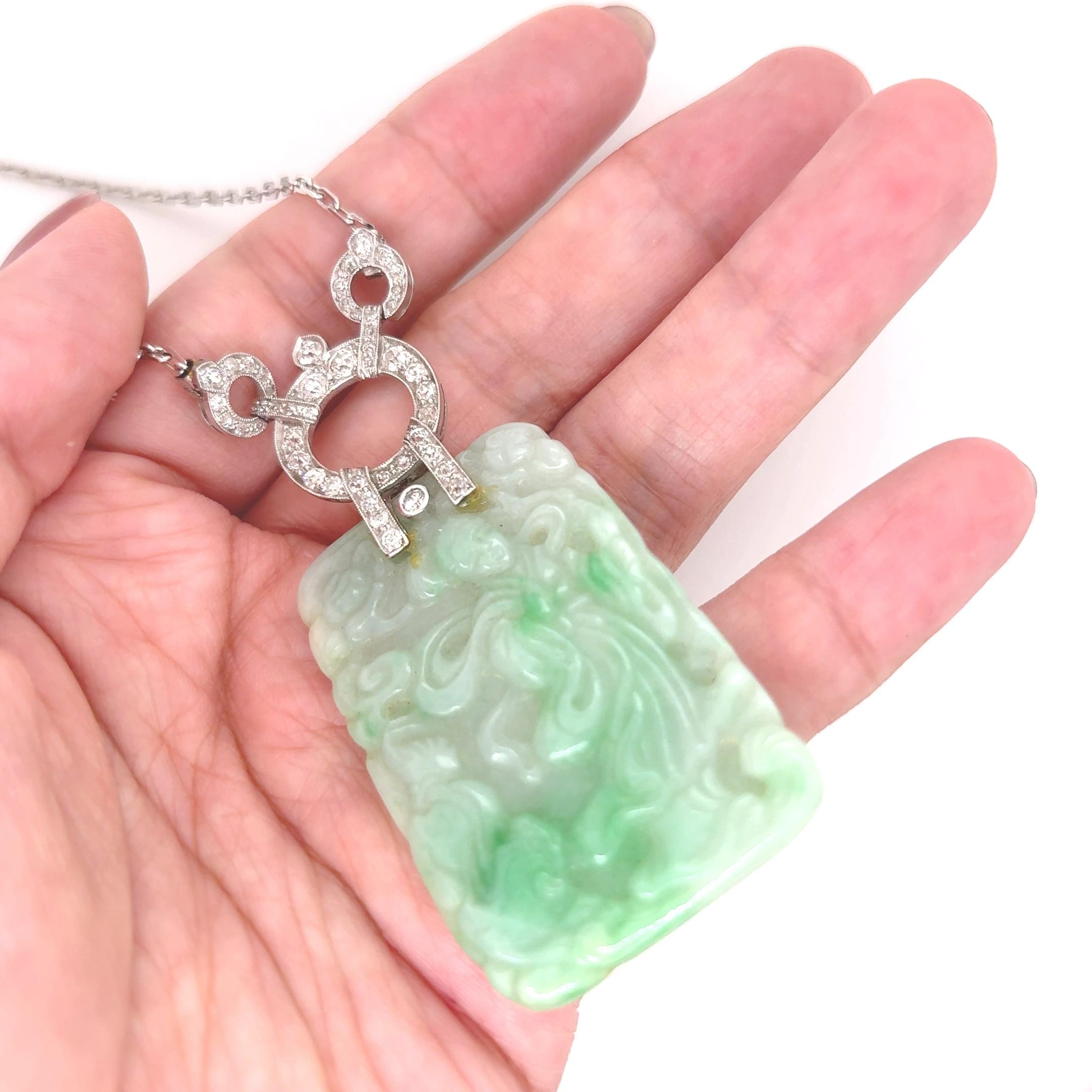 Donna Ciondolo di giada con diamante in vendita