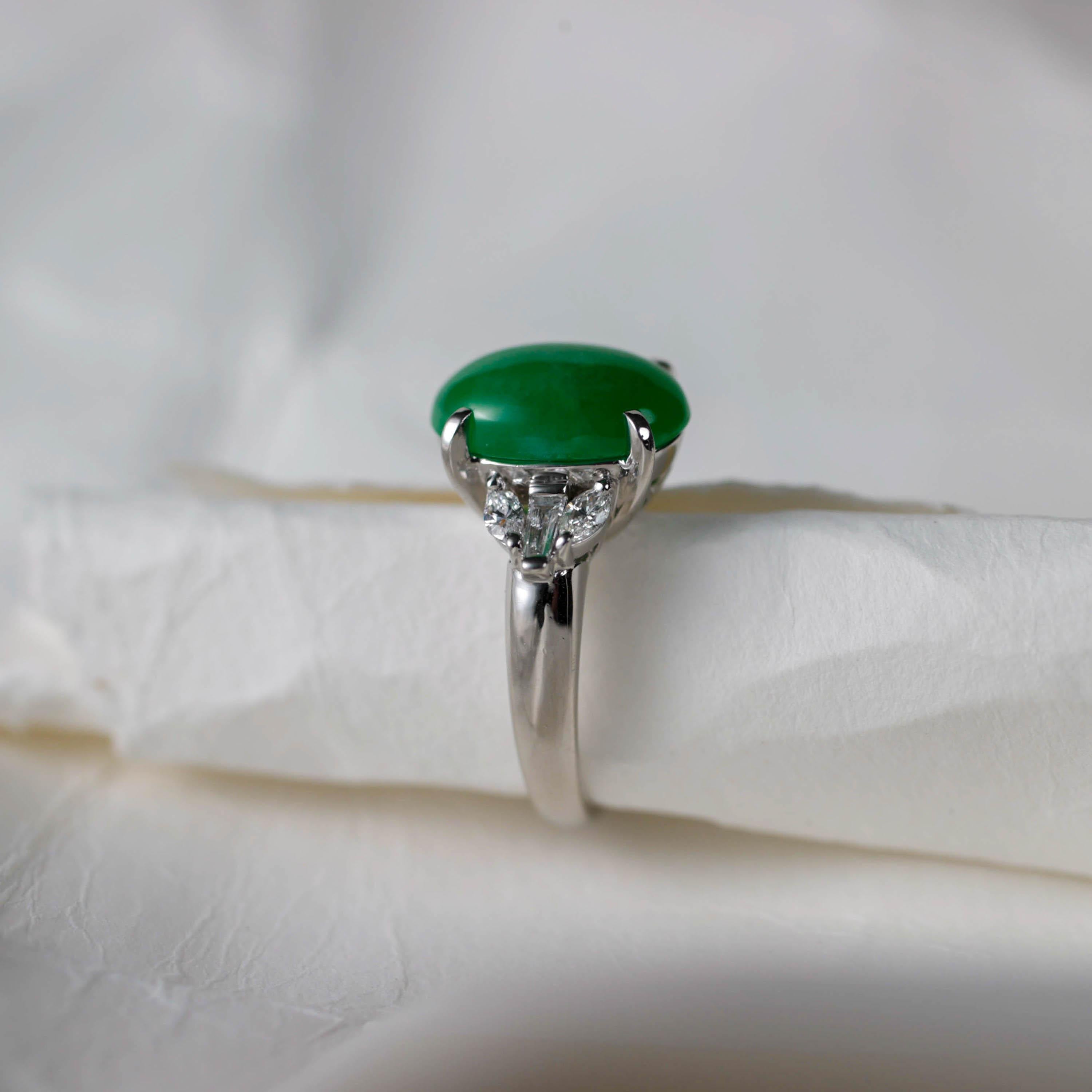 Women's or Men's Jade & Diamond Ring Apple Green in Platinum Certified Untreated For Sale