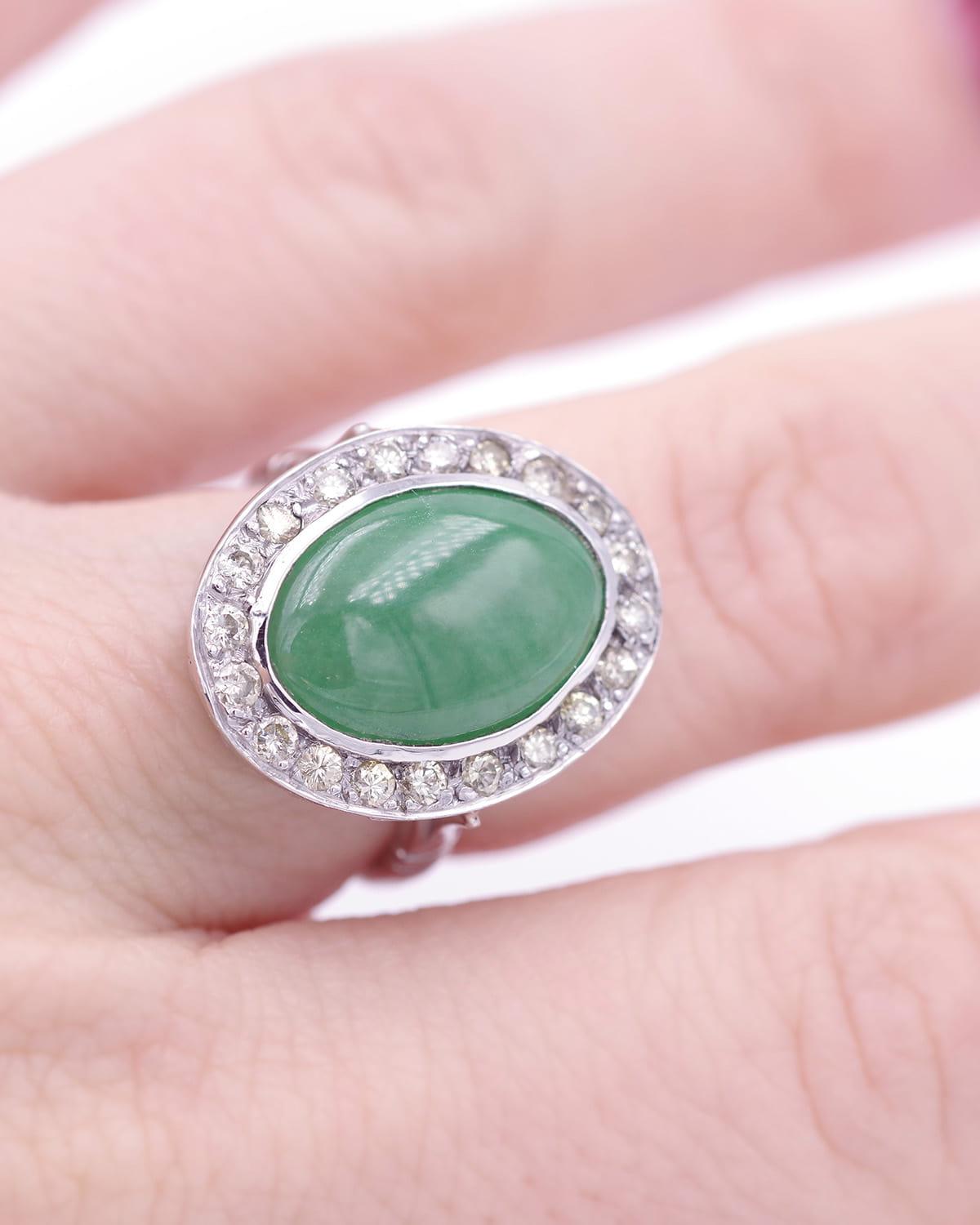 Cabochon Jade diamond ring in 18k white gold, green jadeite 1970's For Sale
