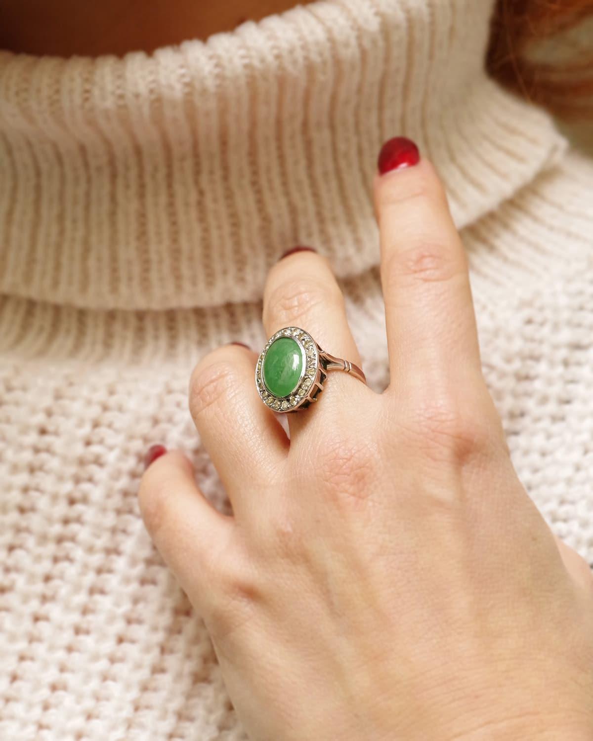 Women's Jade diamond ring in 18k white gold, green jadeite 1970's For Sale