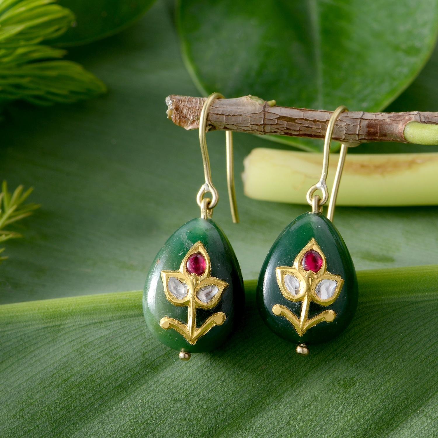 Pendientes de gota de oro de 18 quilates con diamante de jade y rubí Artesano en venta