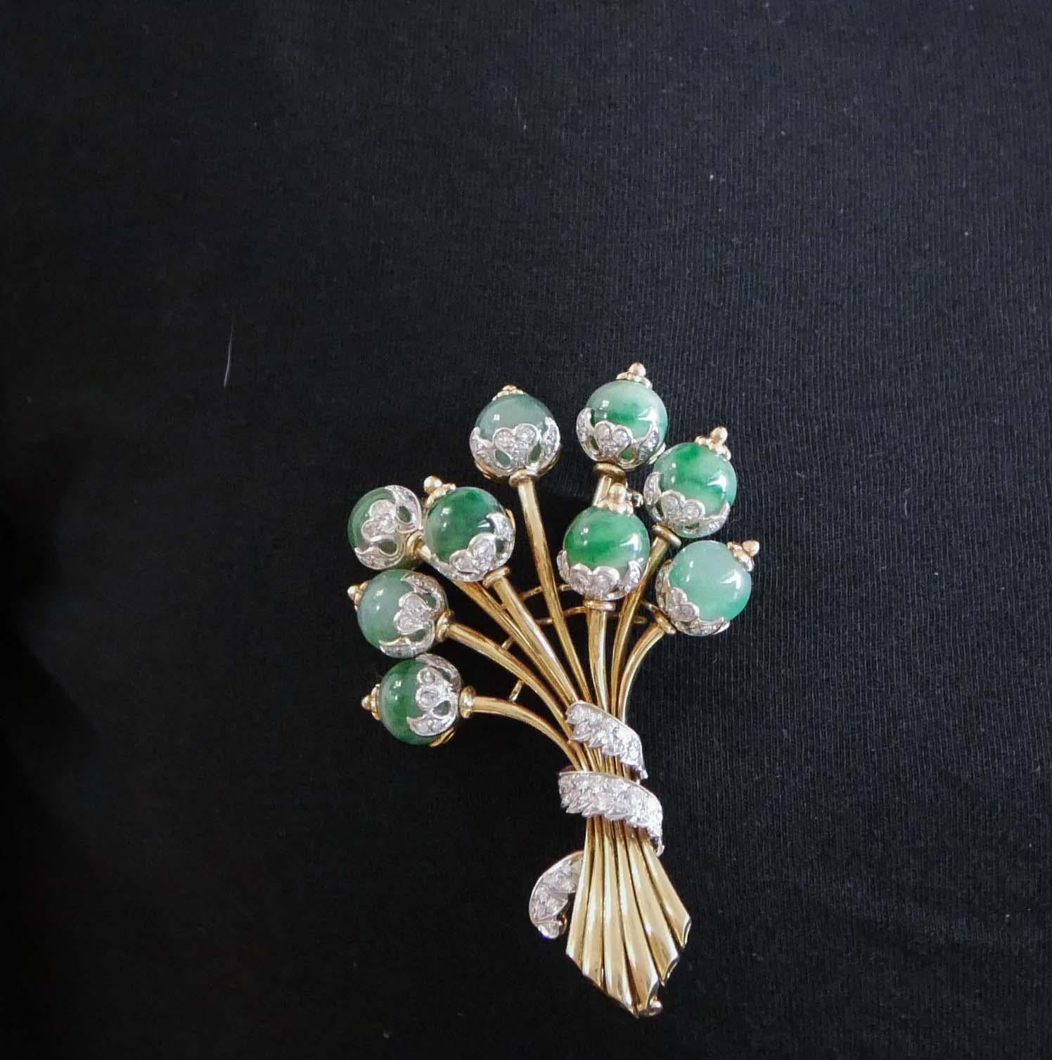 Jade, Diamonds, 18 Karat Yellow Gold and White Gold Brooch. In Good Condition For Sale In Marcianise, Marcianise (CE)
