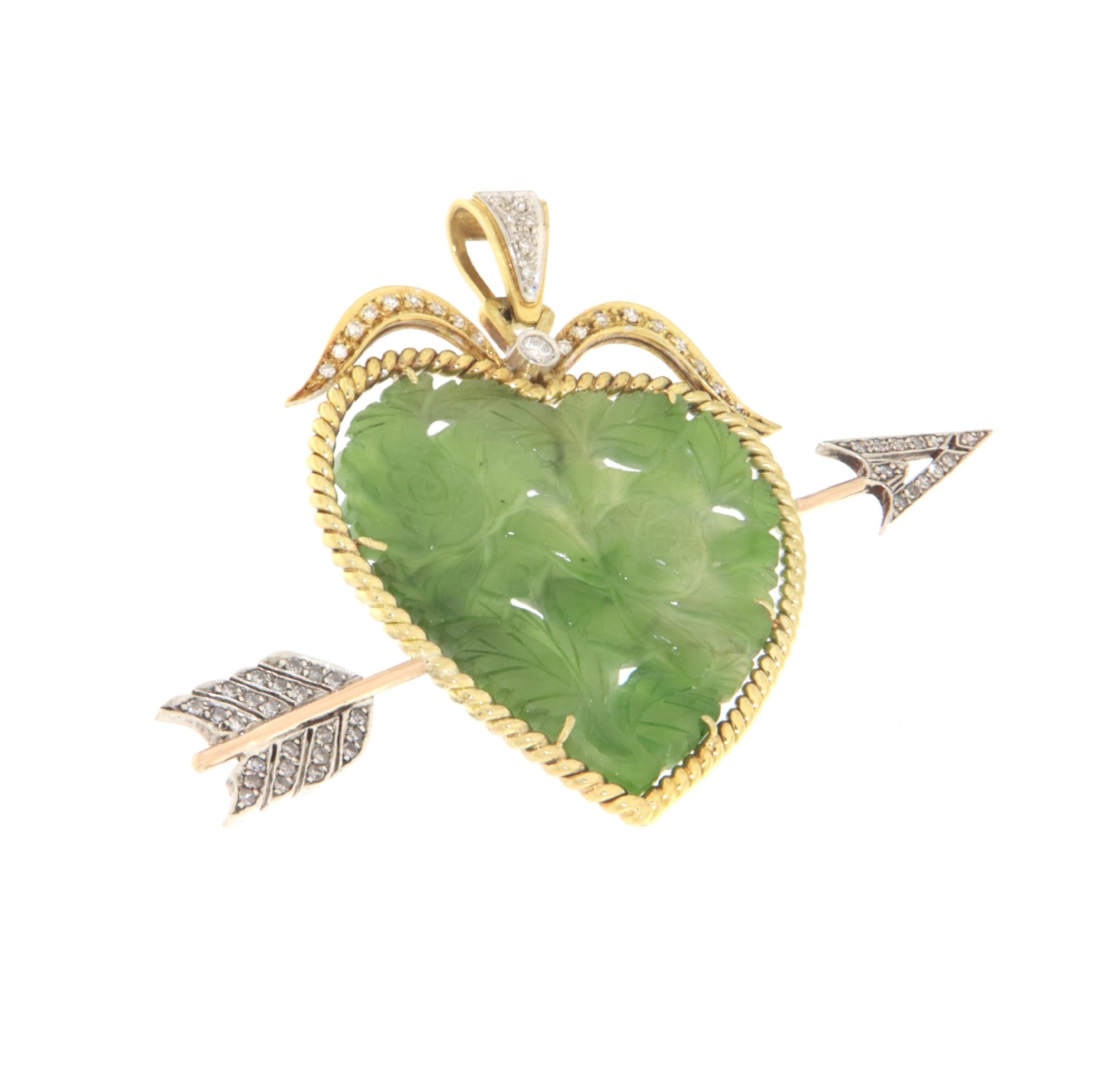 This heart-shaped jade pendant is a true gem that blends traditional elegance with a contemporary touch. Crafted with care and precision, the pendant is set in 18-karat yellow and white gold, making it as precious as it is spectacular.

The jade,