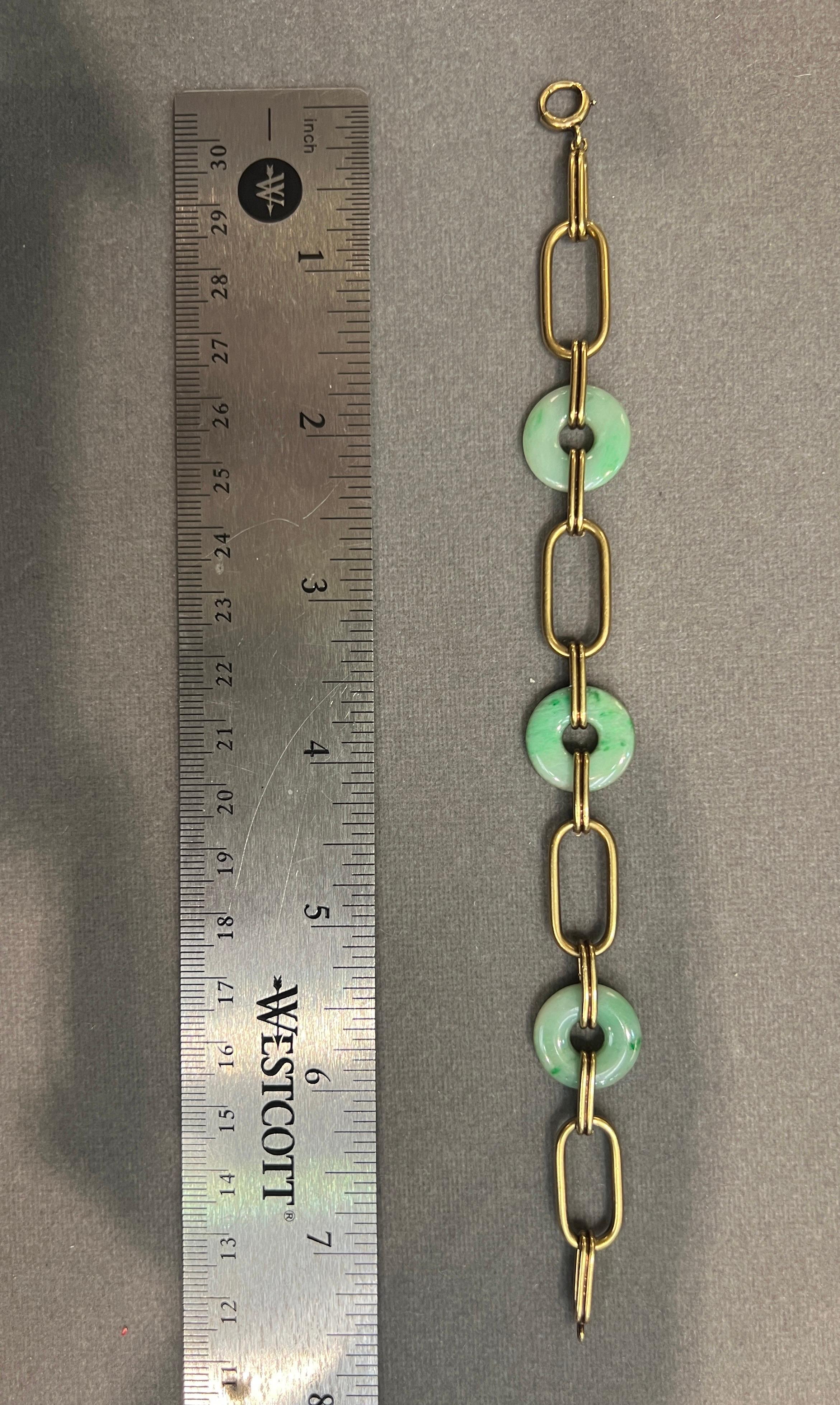 Taille ronde Bracelet disque de jade et maillons en or en vente