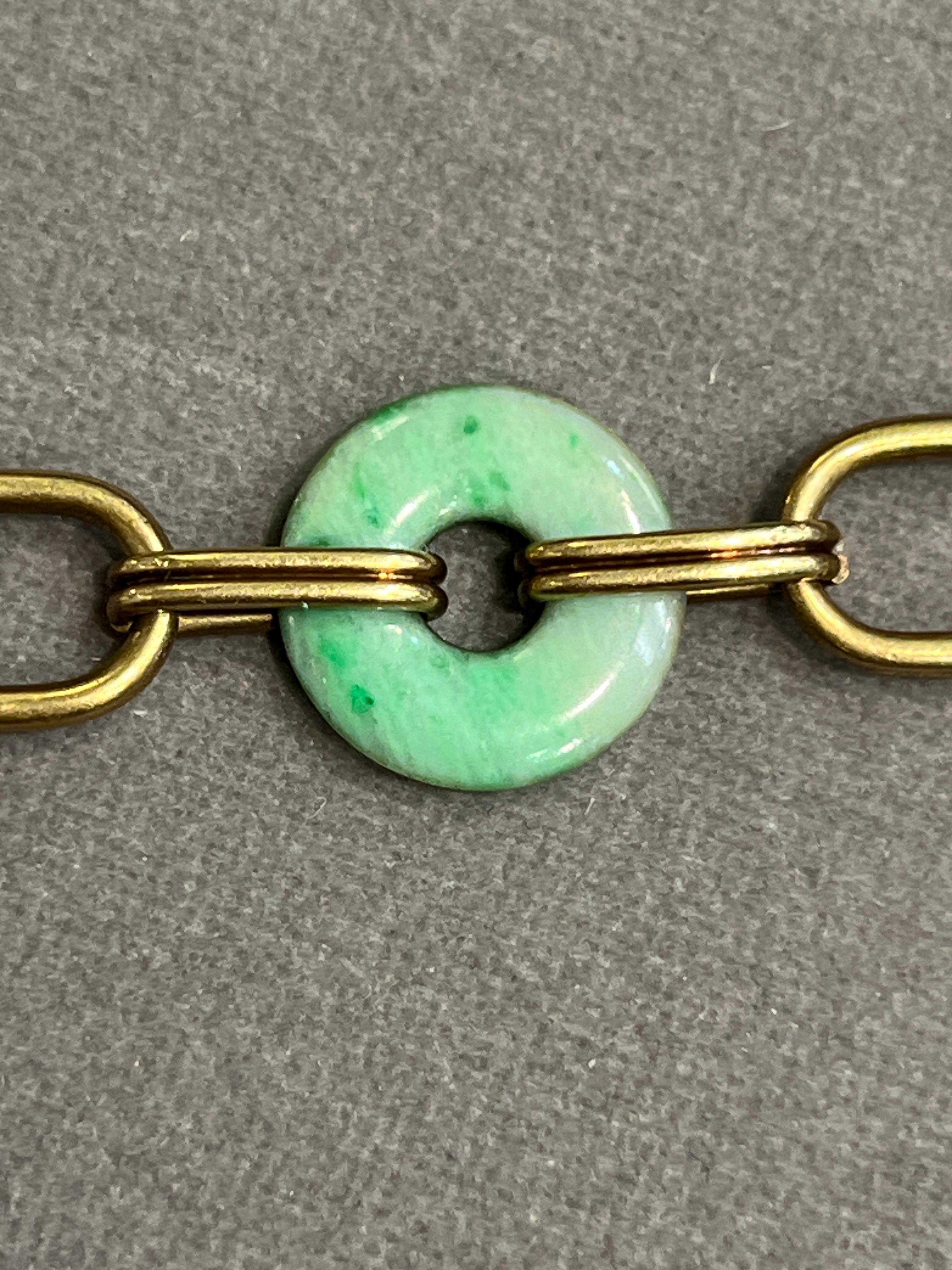 Bracelet disque de jade et maillons en or Excellent état - En vente à New York, NY