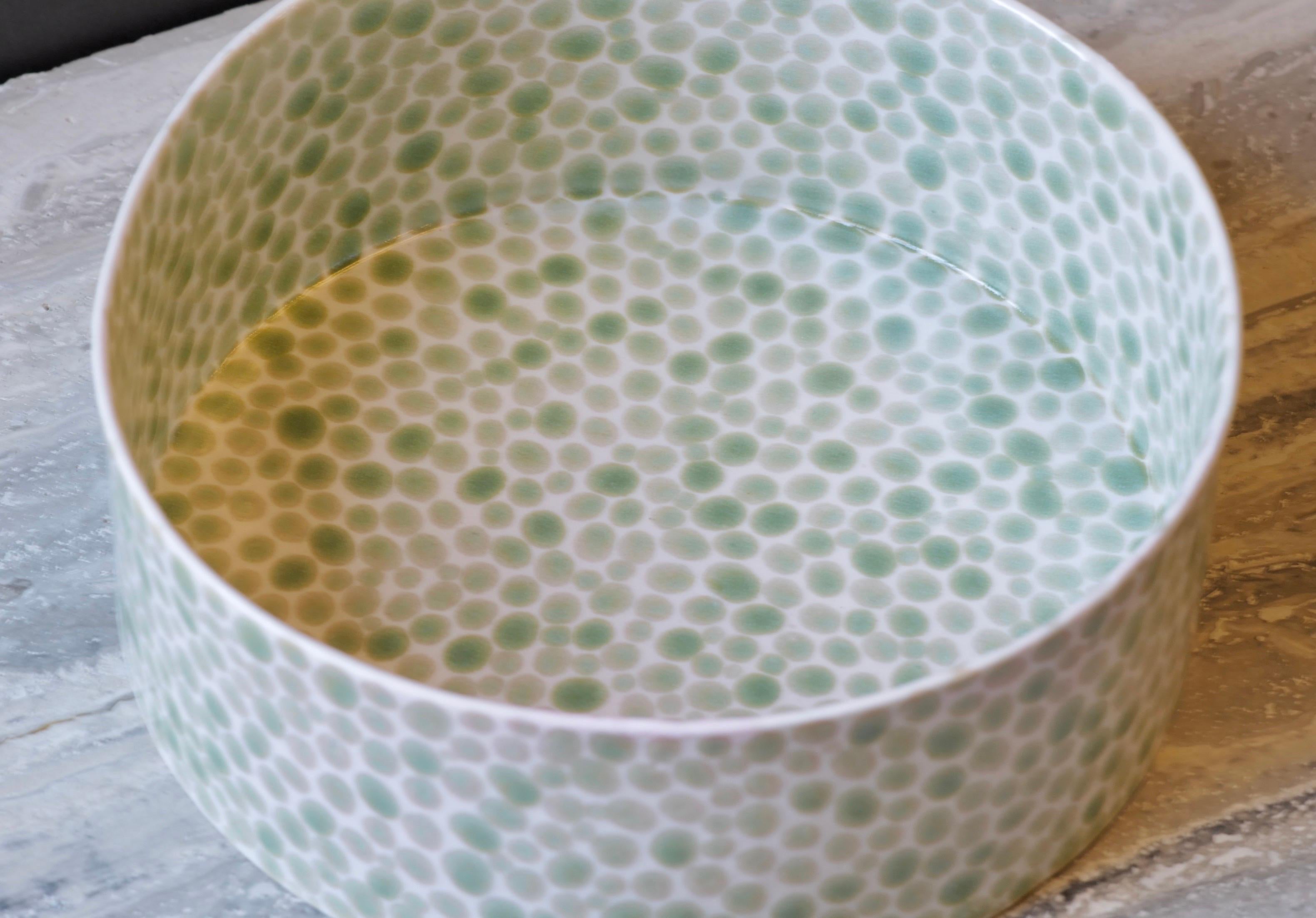 Jade Dots Cylinder Bowl Porcelain Large In New Condition For Sale In New York City, NY