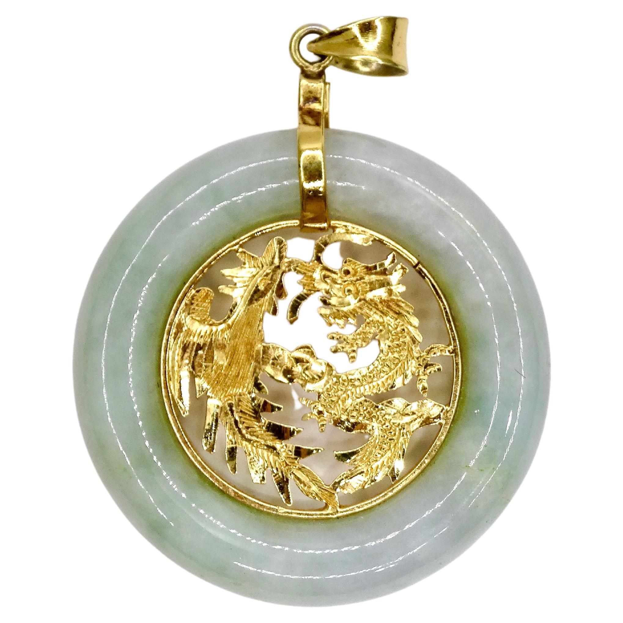 Grand pendentif dragon en or 24 carats et jade en vente