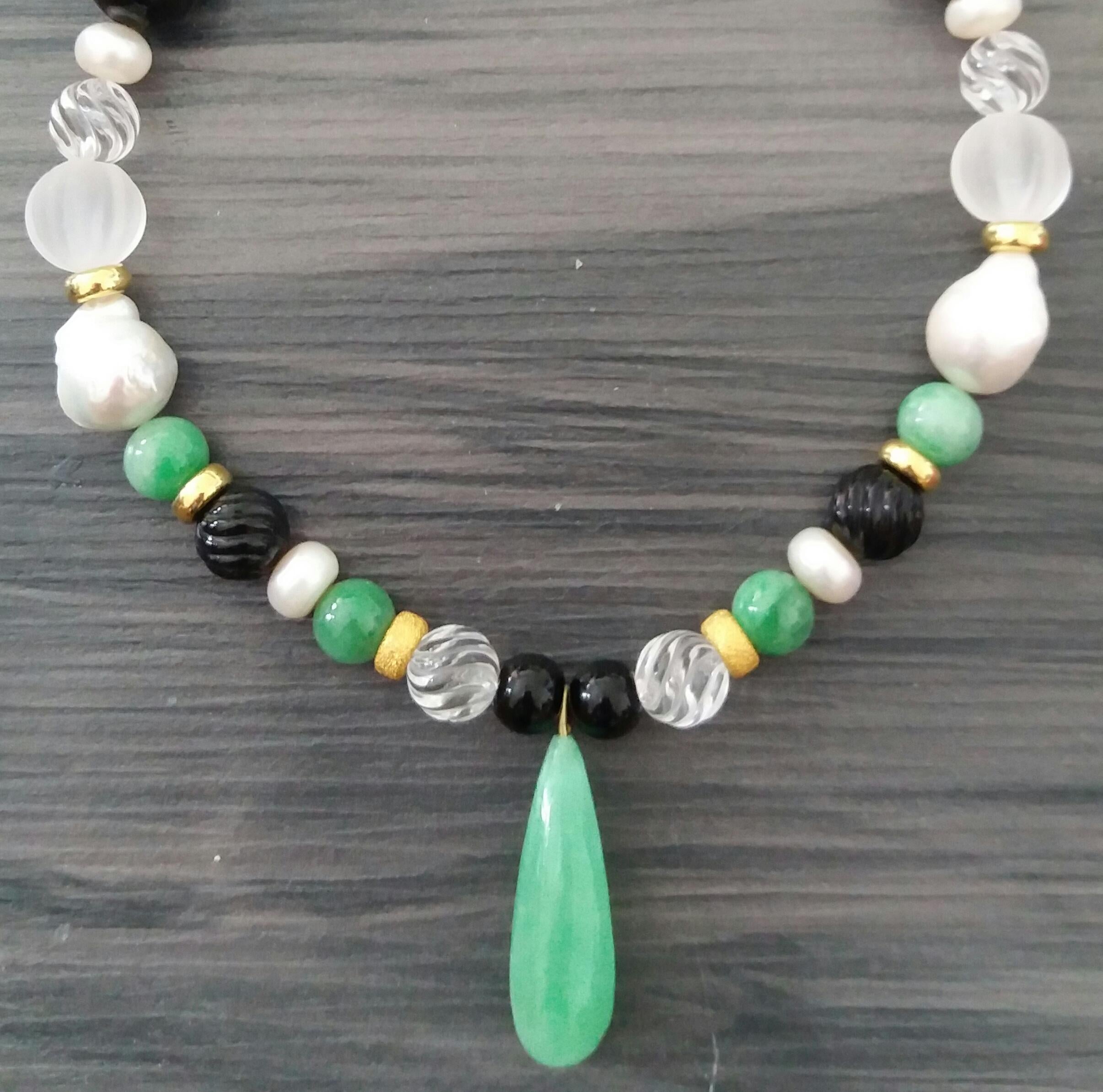 Jade Drop Pendant Baroque Pearls Rock Crystal Black Onyx Yellow Gold Necklaces In Good Condition For Sale In Bangkok, TH