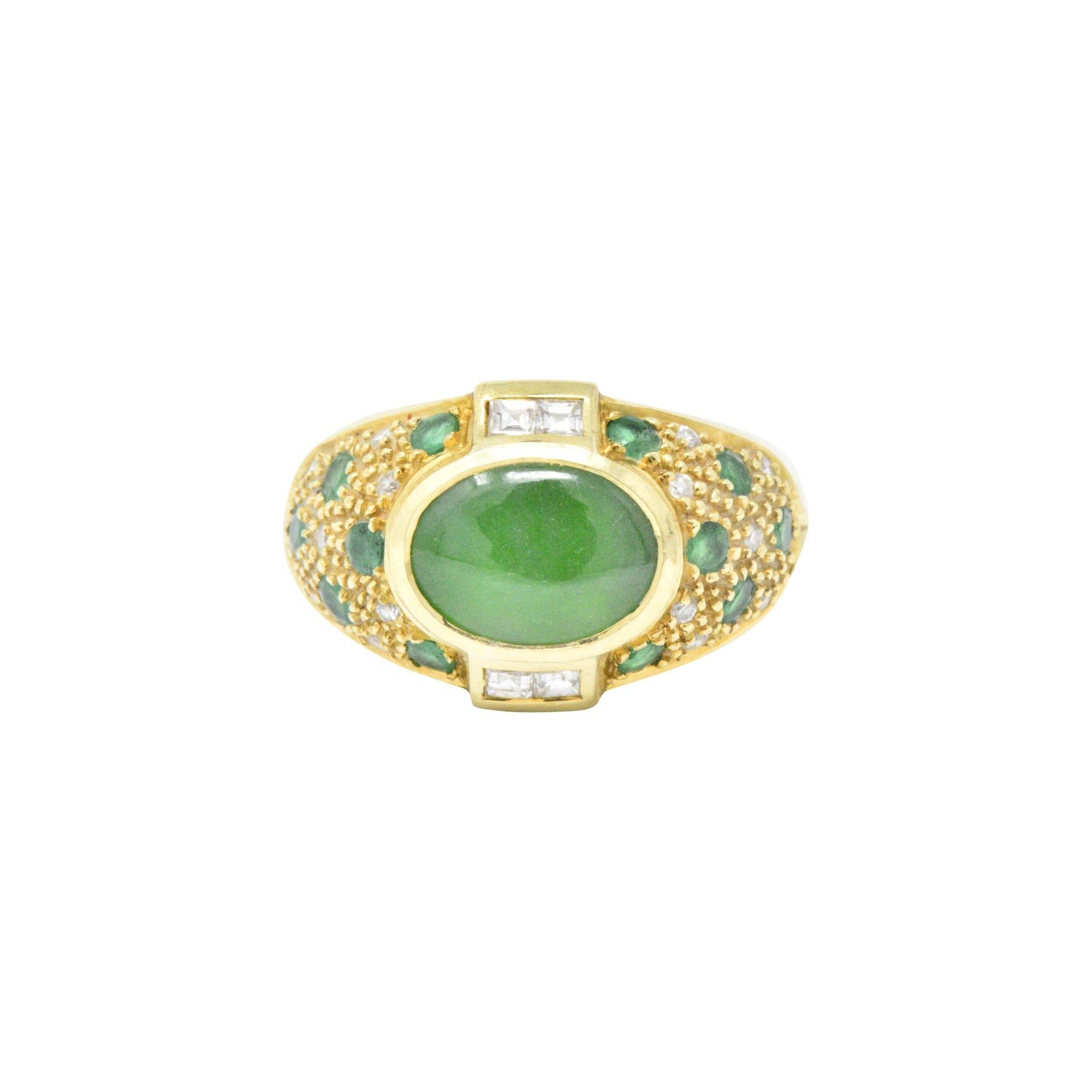 Jade Emerald 0.30 Carat Diamond and 18 Karat Gold Ring, circa 1970s 3