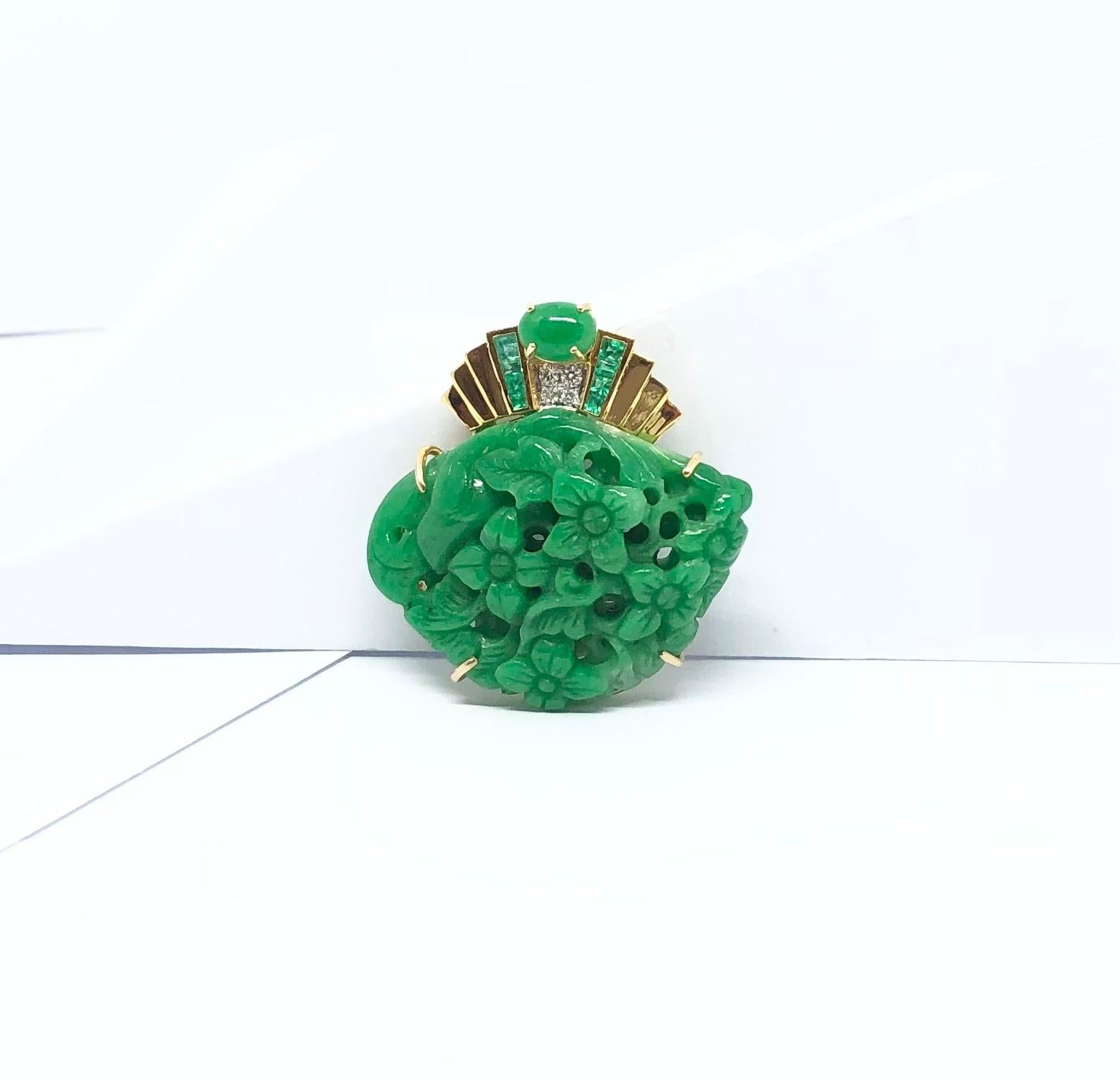 Women's or Men's Jade, Emerald and Diamond Pendant Set in 18 Karat Gold Settings For Sale