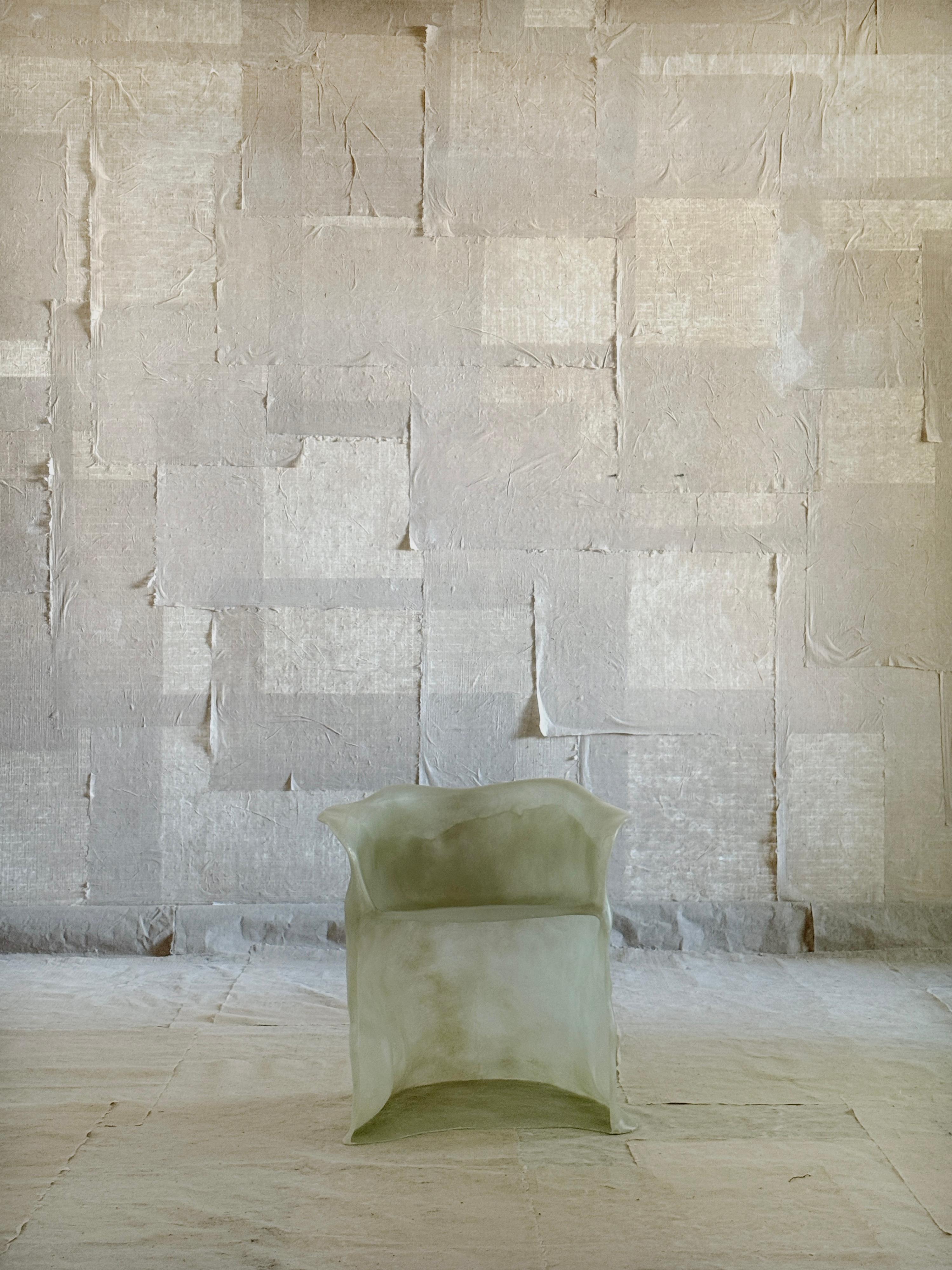 Moderno Sedia in fibra di vetro Jade Formless di kar in vendita