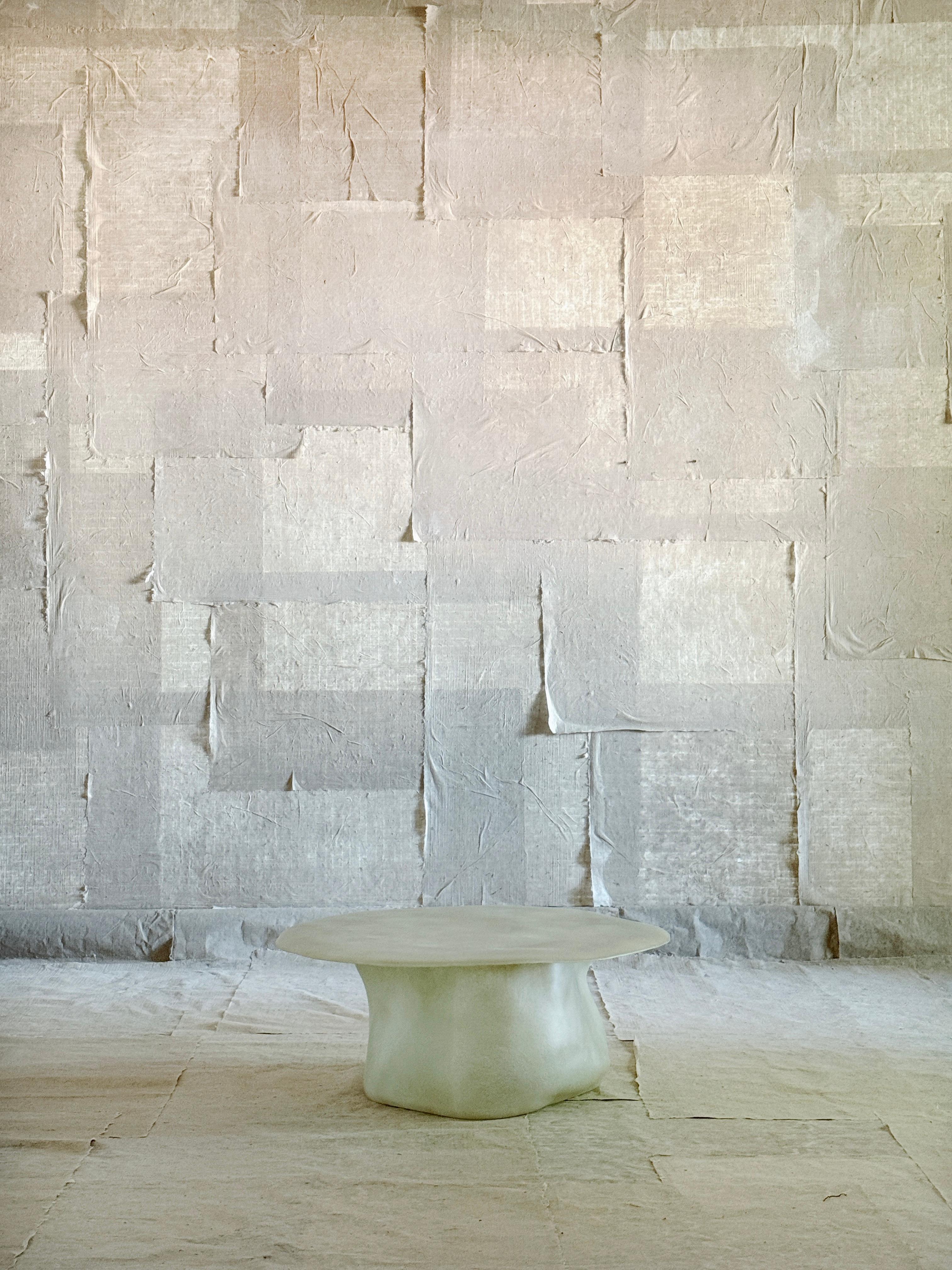 Table basse en fibre de verre Jade Formless by kar
Pièce unique
Dimensions : D 85 x H 33 cm.
Matériaux : Fibre de verre.

Disponible dans les couleurs Moss Brown ou Jade. Veuillez nous contacter.

Comme chaque article est fini à la main, de légères