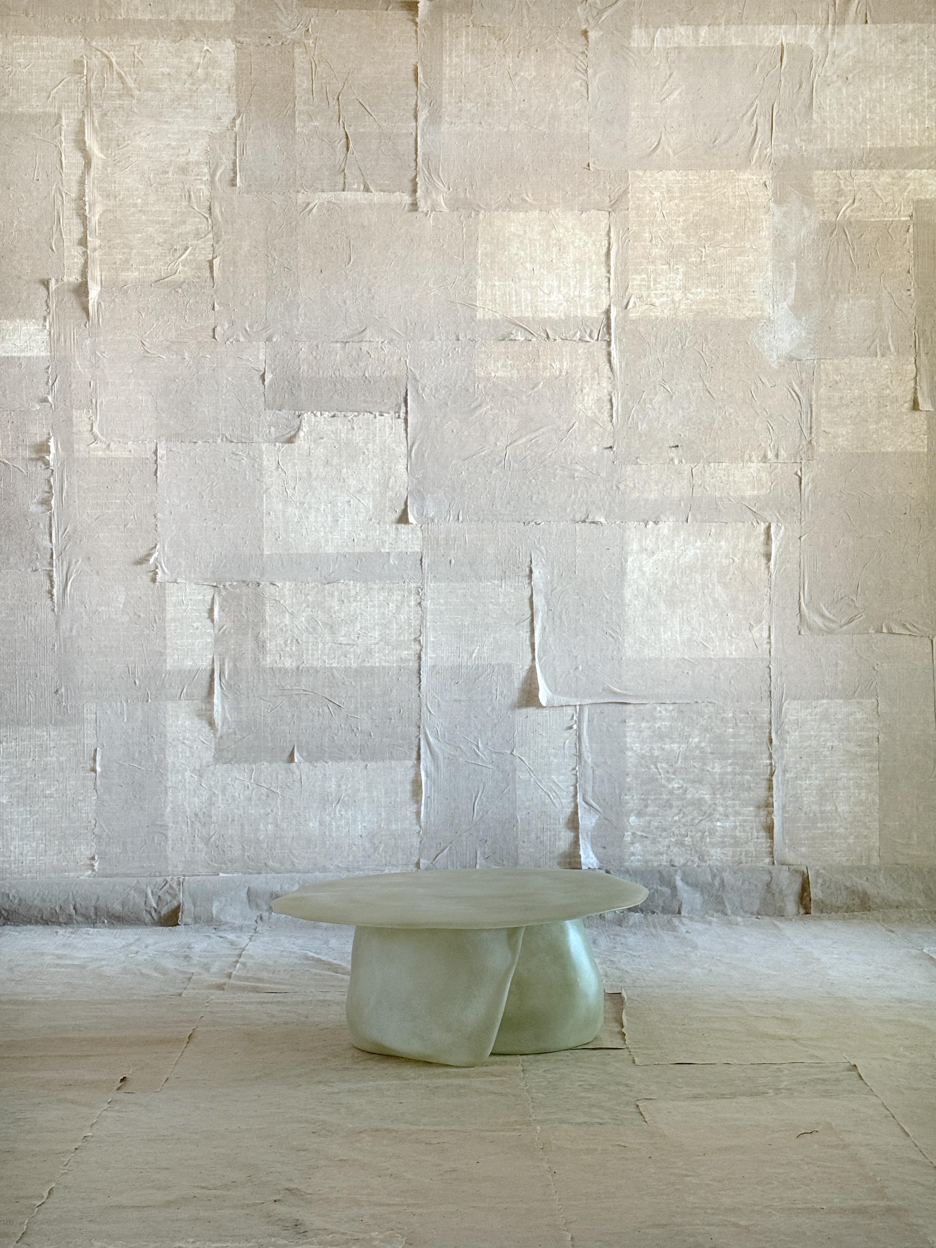 Chinois Table basse en fibre de verre Jade Formless by kar en vente