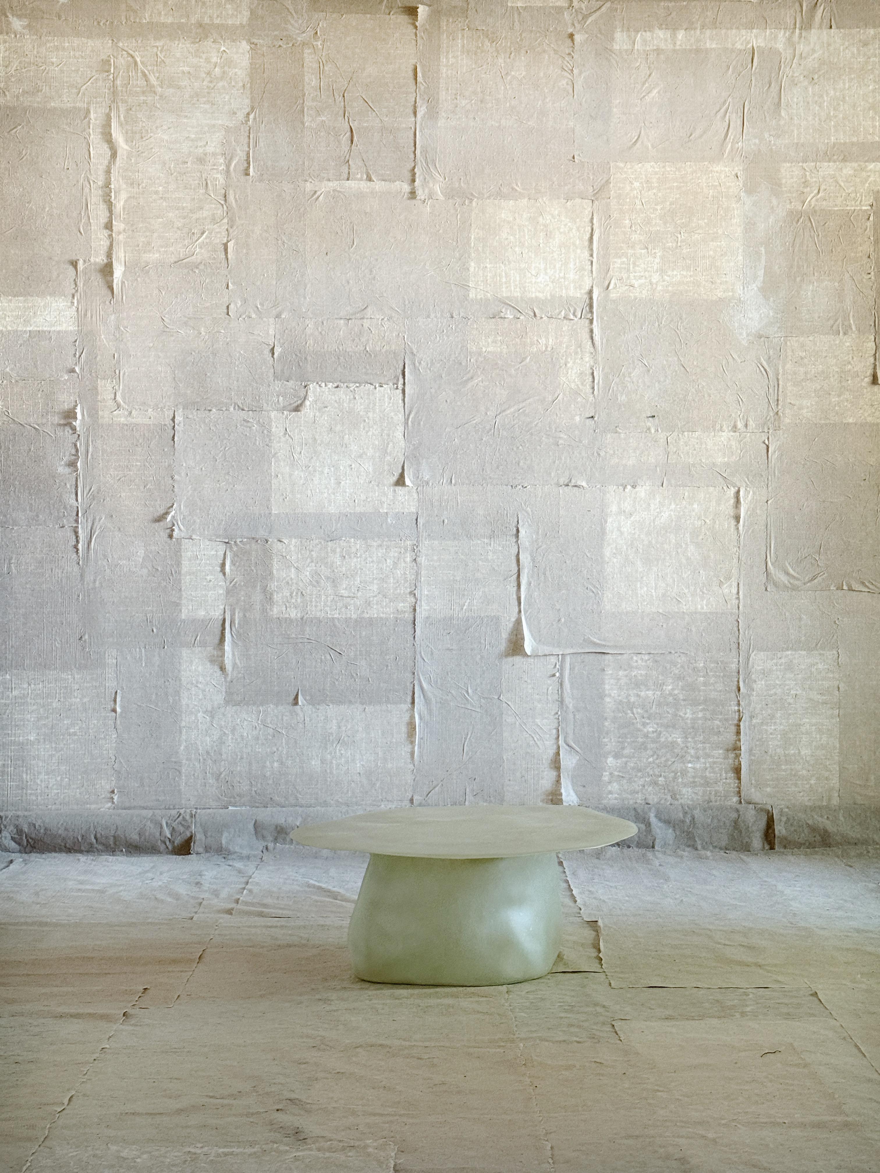 Table basse en fibre de verre Jade Formless by kar Neuf - En vente à Geneve, CH