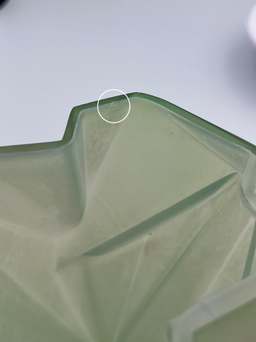 Vaso Art Déco Ruba Rombic verde giada in vendita 4