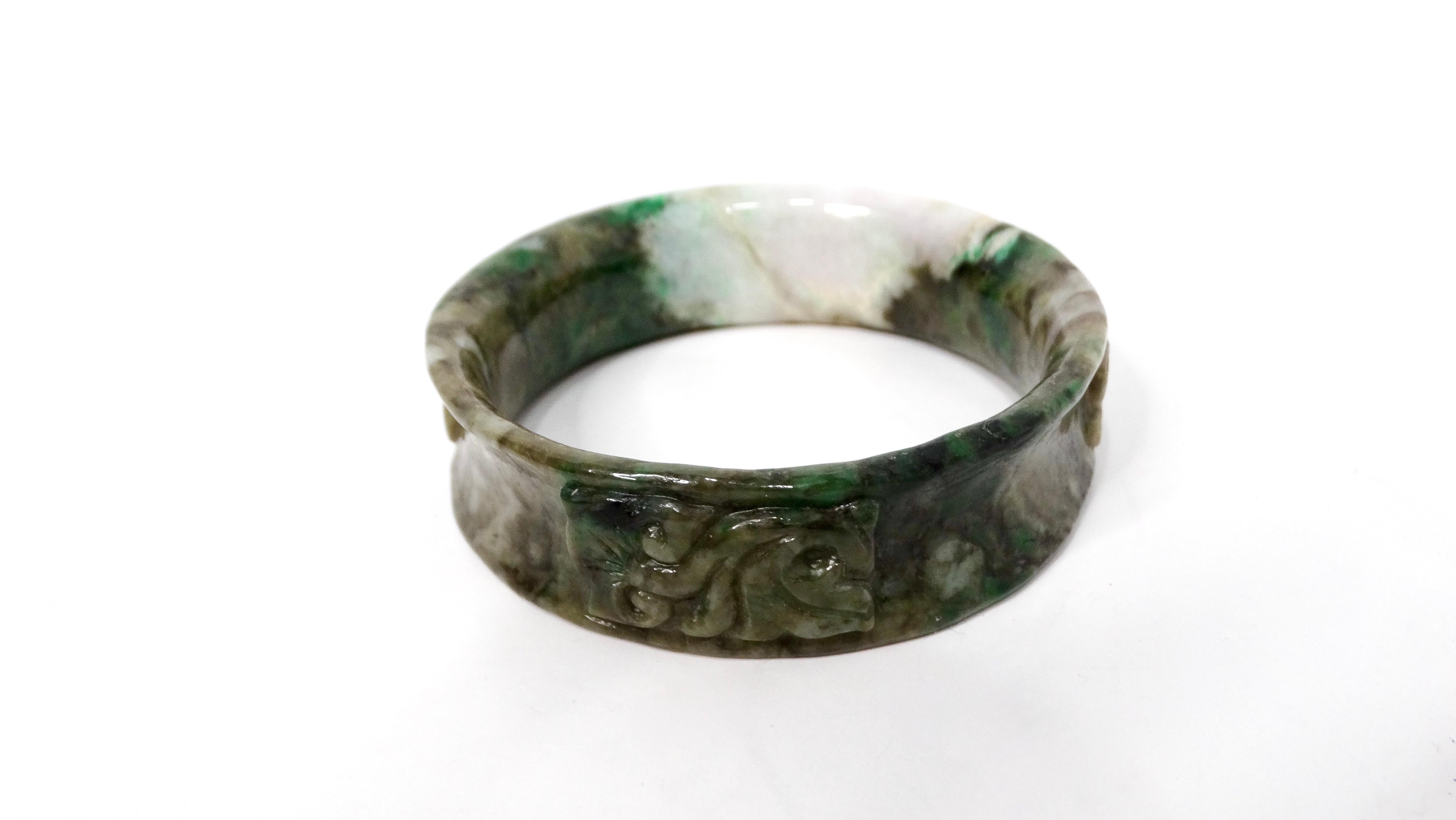 Jade Hand-Carved Gradient Jadeite Bangle In Good Condition For Sale In Scottsdale, AZ