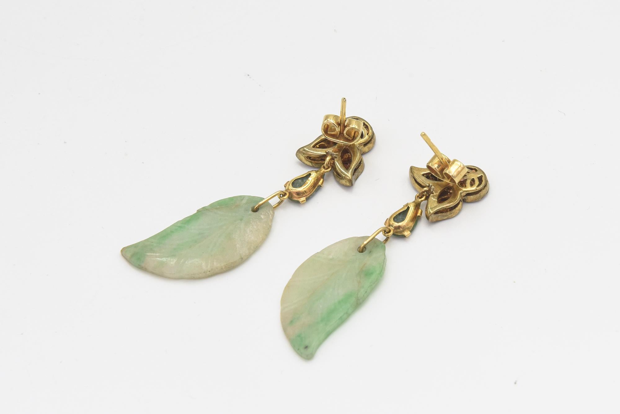 Jade Leaf Diamond Dangling Drop Earrings  In Good Condition For Sale In Miami Beach, FL