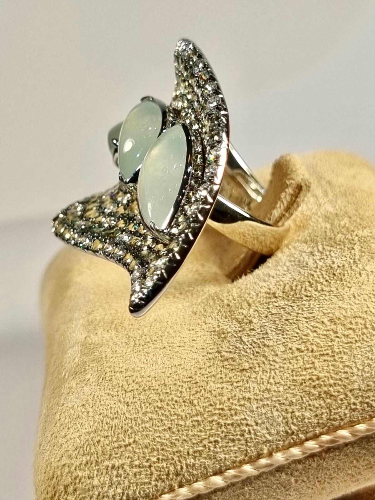 Contemporary Jade Leafs and Green Sapphires with Diamonds Ring in 18K White Gold For Sale