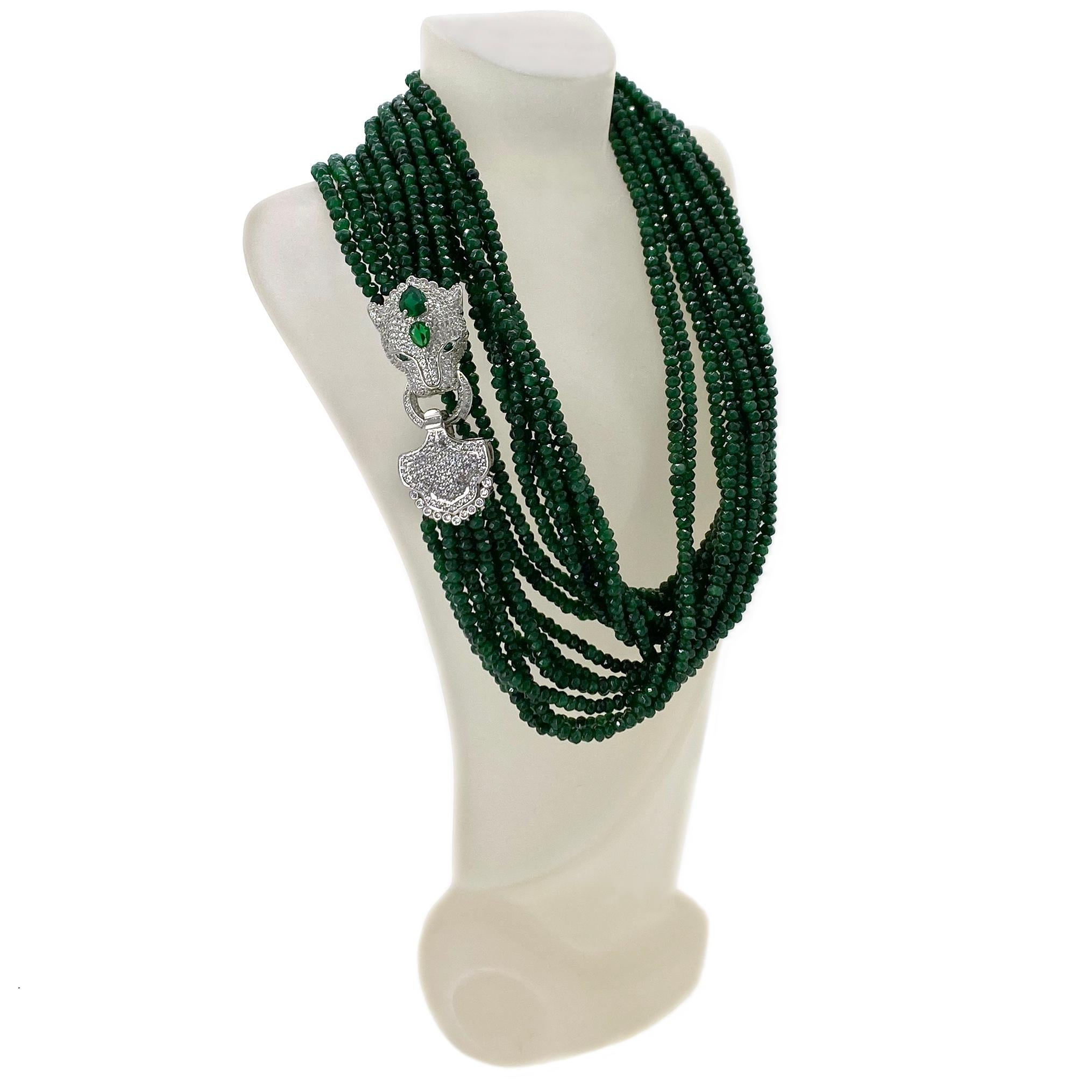 Collana di giada a più fili con chiusura a testa di leopardo in argento In condizioni Nuovo in vendita a Atlanta, GA