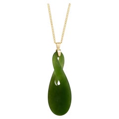 Jade Necklace 18 Carat Yellow Gold from New Zealand