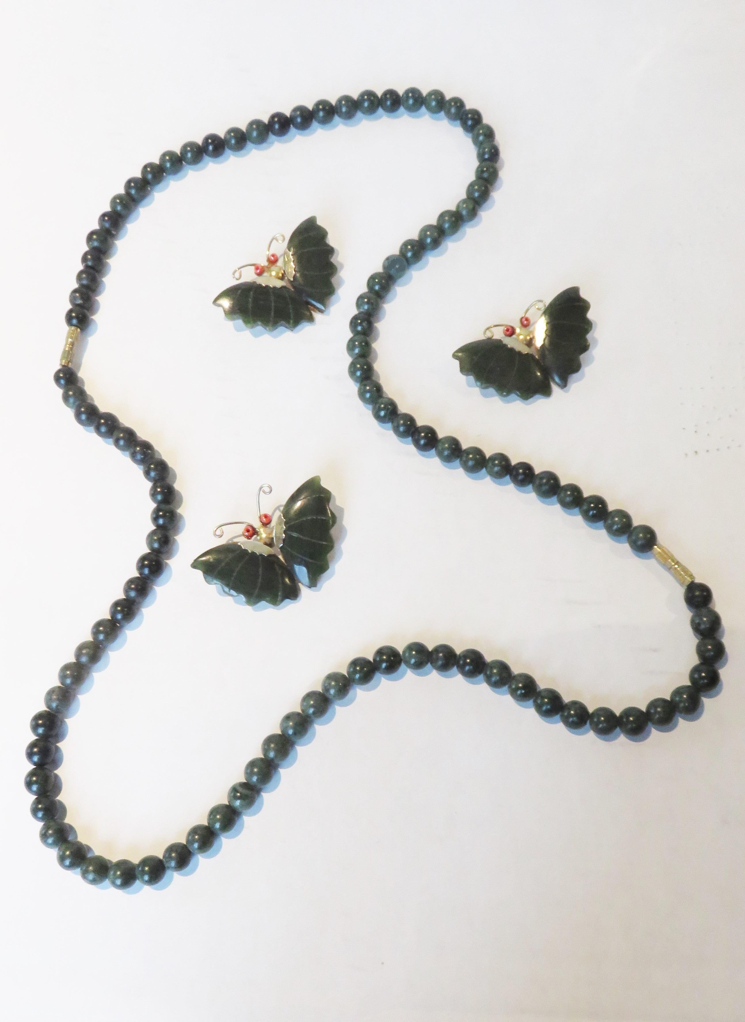 Jade-Halskette und 3 Schmetterlingsnadeln aus Jade im Angebot 8